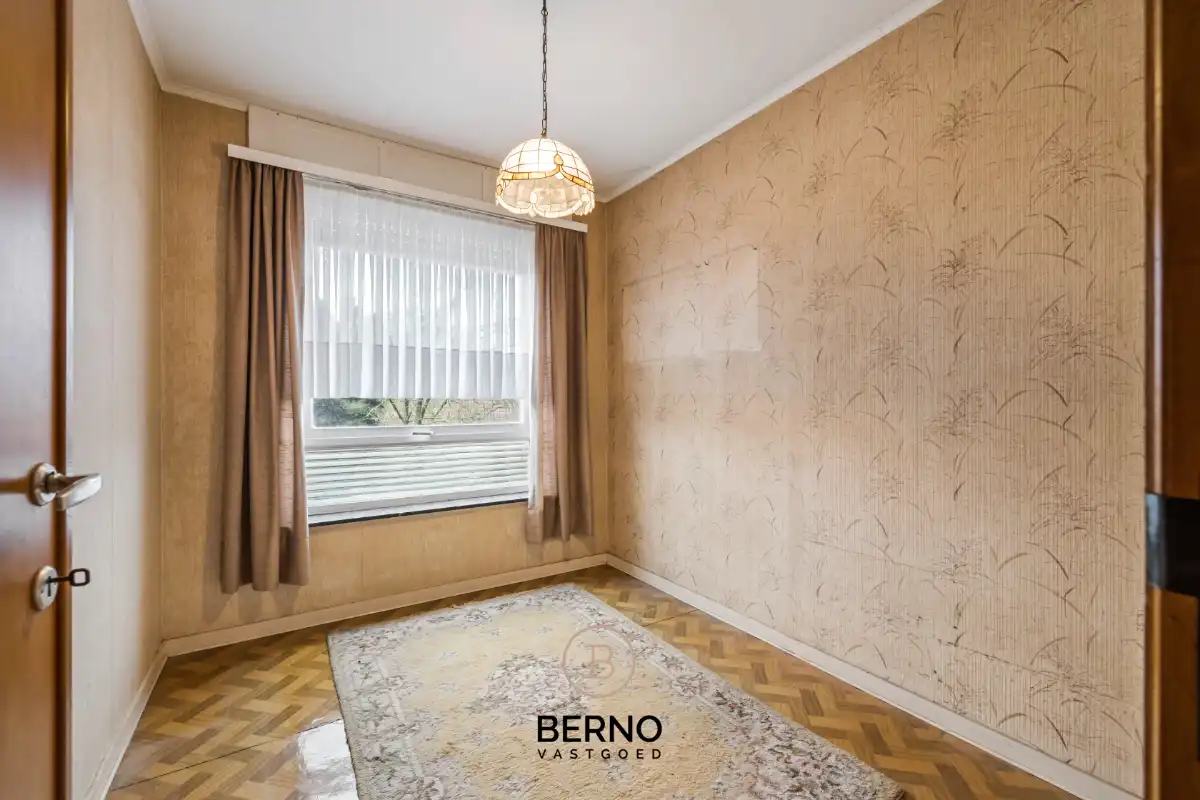 Ruime gezinswoning met 4 slaapkamers en garage. foto 11