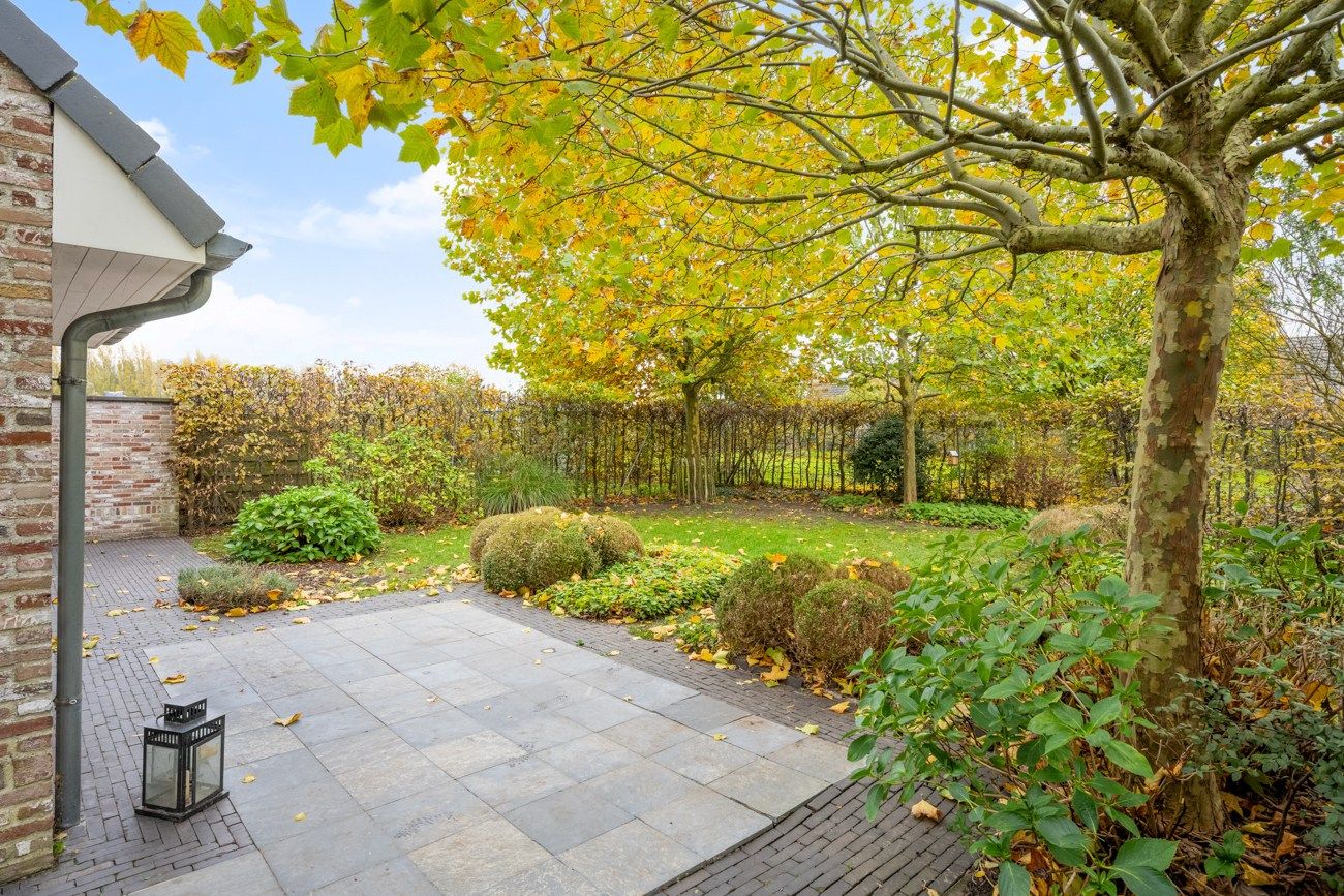 Instapklare halfopen bebouwing met 4 slaapkamers in Oostakker foto 8