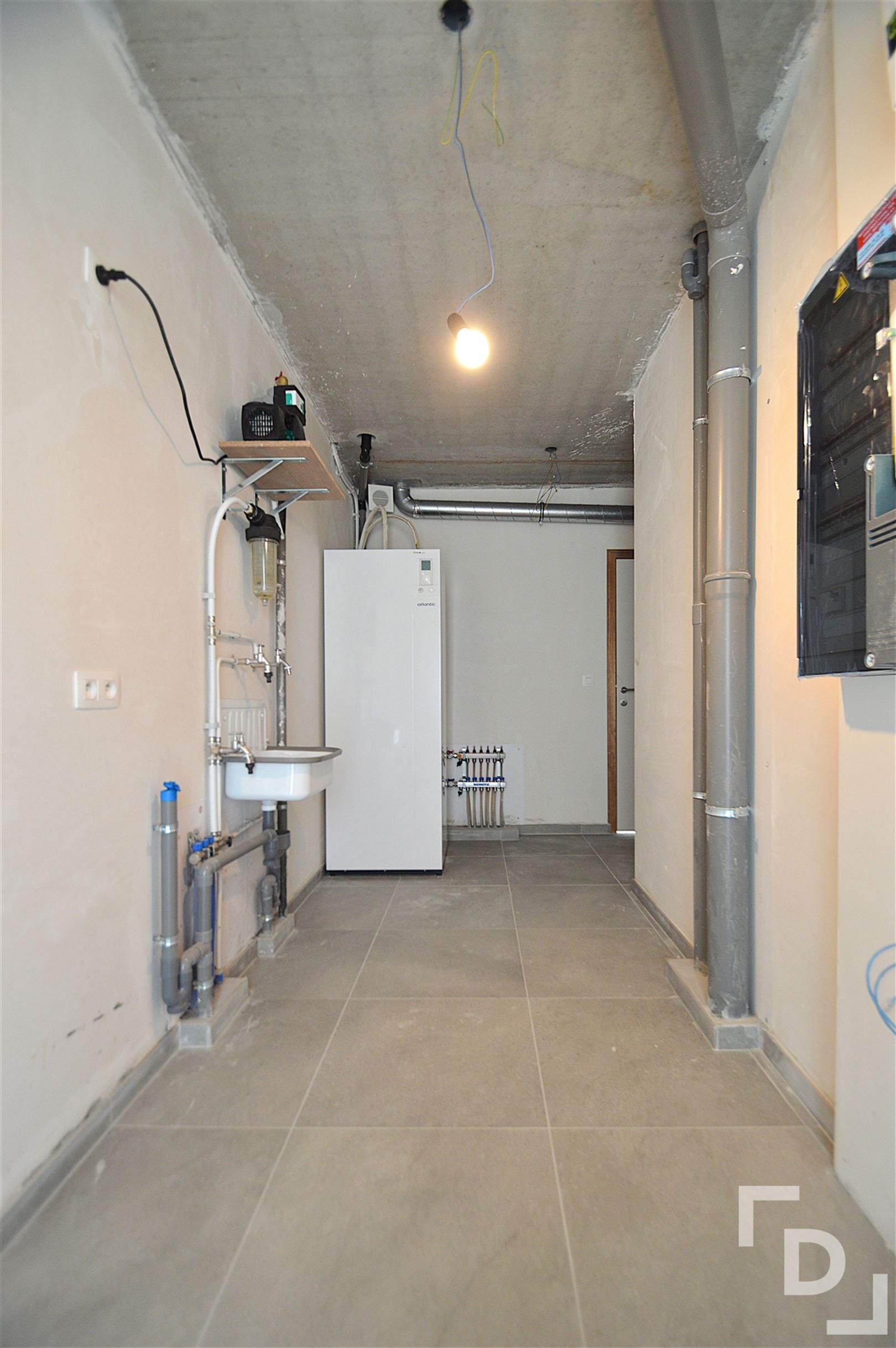 Nieuwbouwwoning met carport te huur in Wijtschate. foto 9