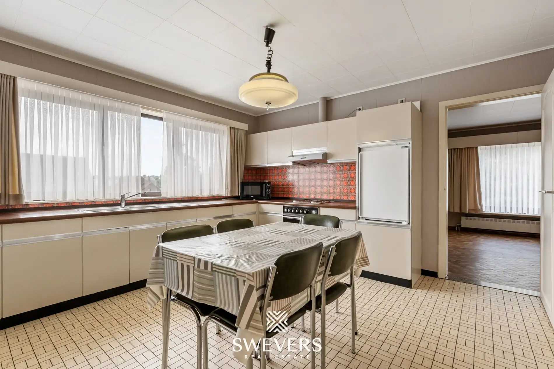 Centraal gelegen drieslaapkamer appartement foto 7