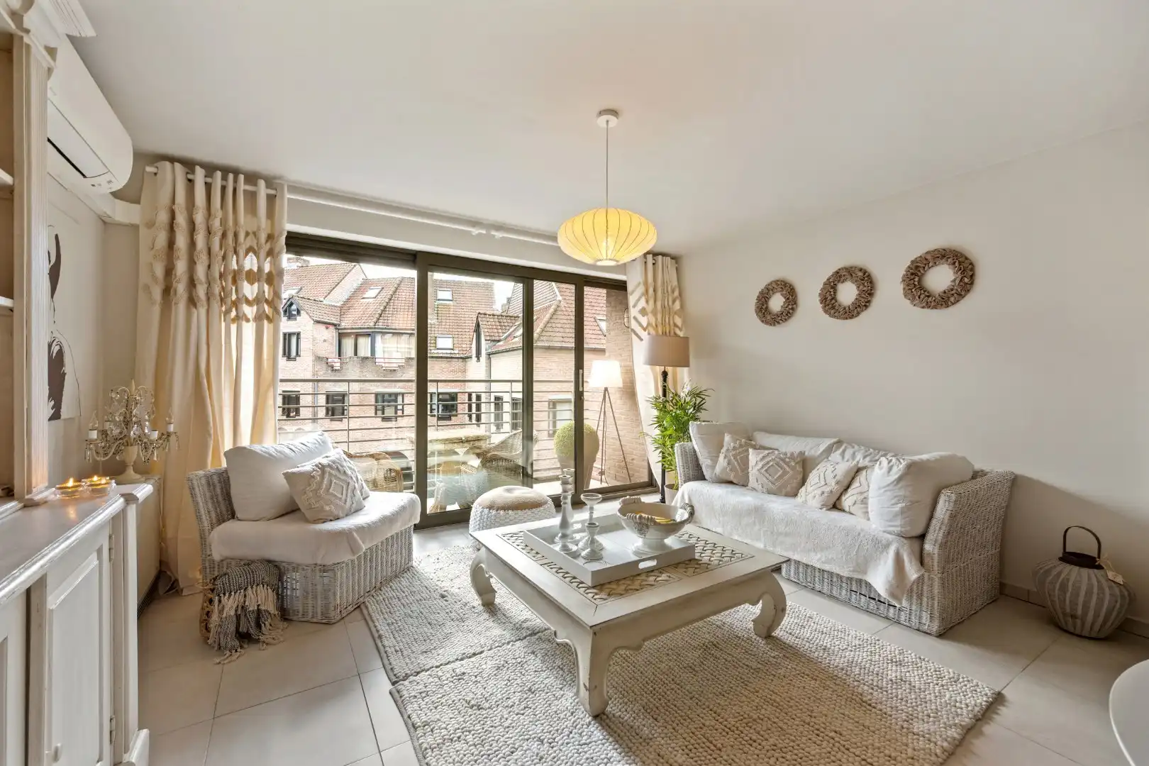 Verzorgd appartement met 2 slaapkamers, balkon, garage en berging in Menen-centrum foto {{pictureIndex}}