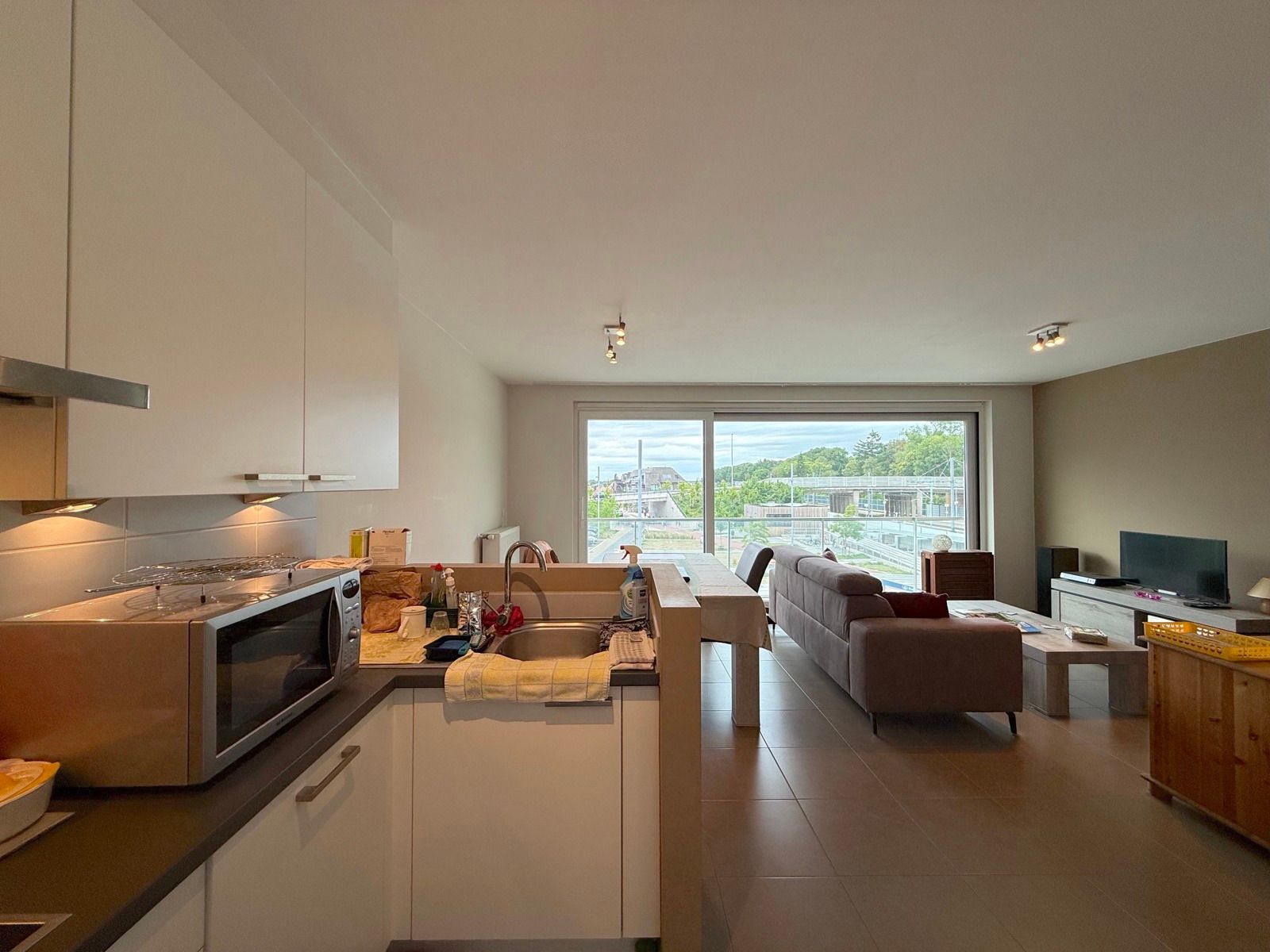 Instapklaar appartement met 2 slaapkamers en terras foto 9