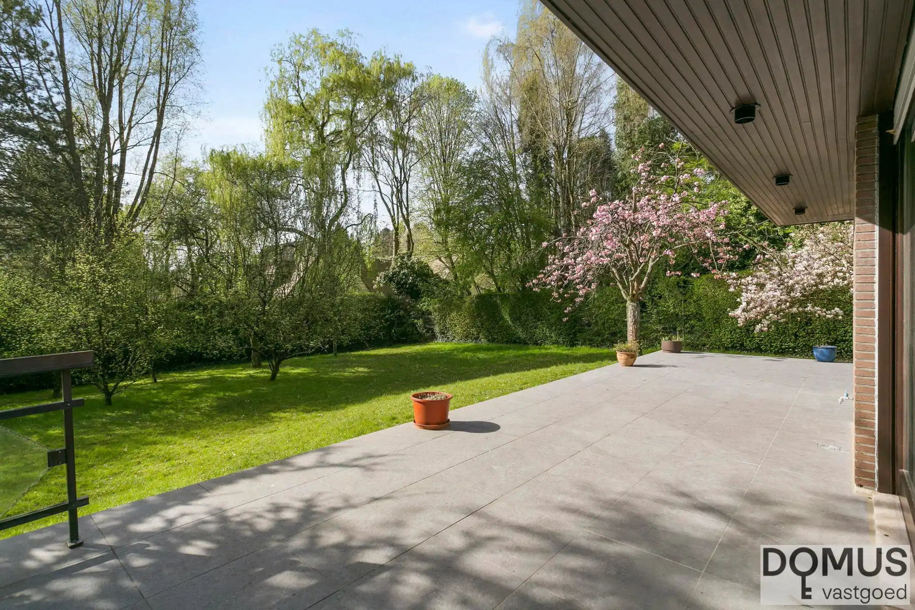 Statige villa met tijdloze architectuur op topligging  foto 32