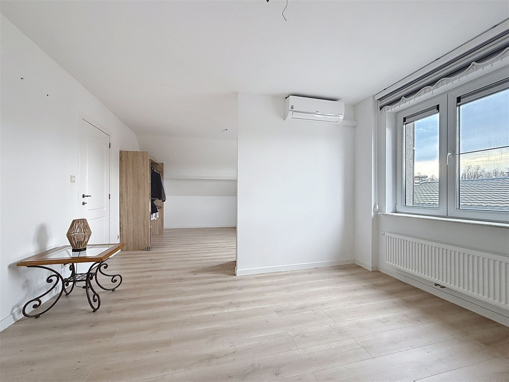 Ruime gerenoveerde woning, 5 slpks, 2 bdks, tuin, 11a 11ca  foto 22