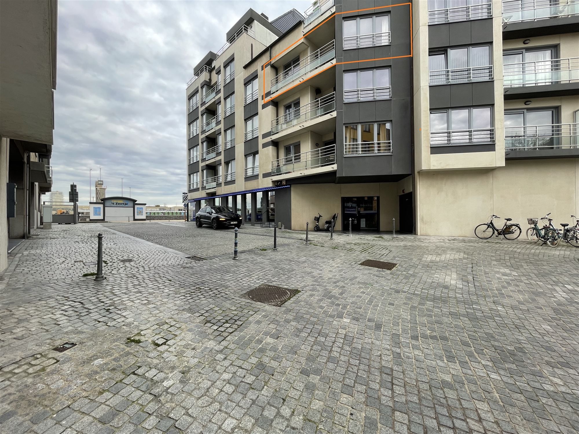 Gemeubeld appartement met 1 slaapkamer foto {{pictureIndex}}