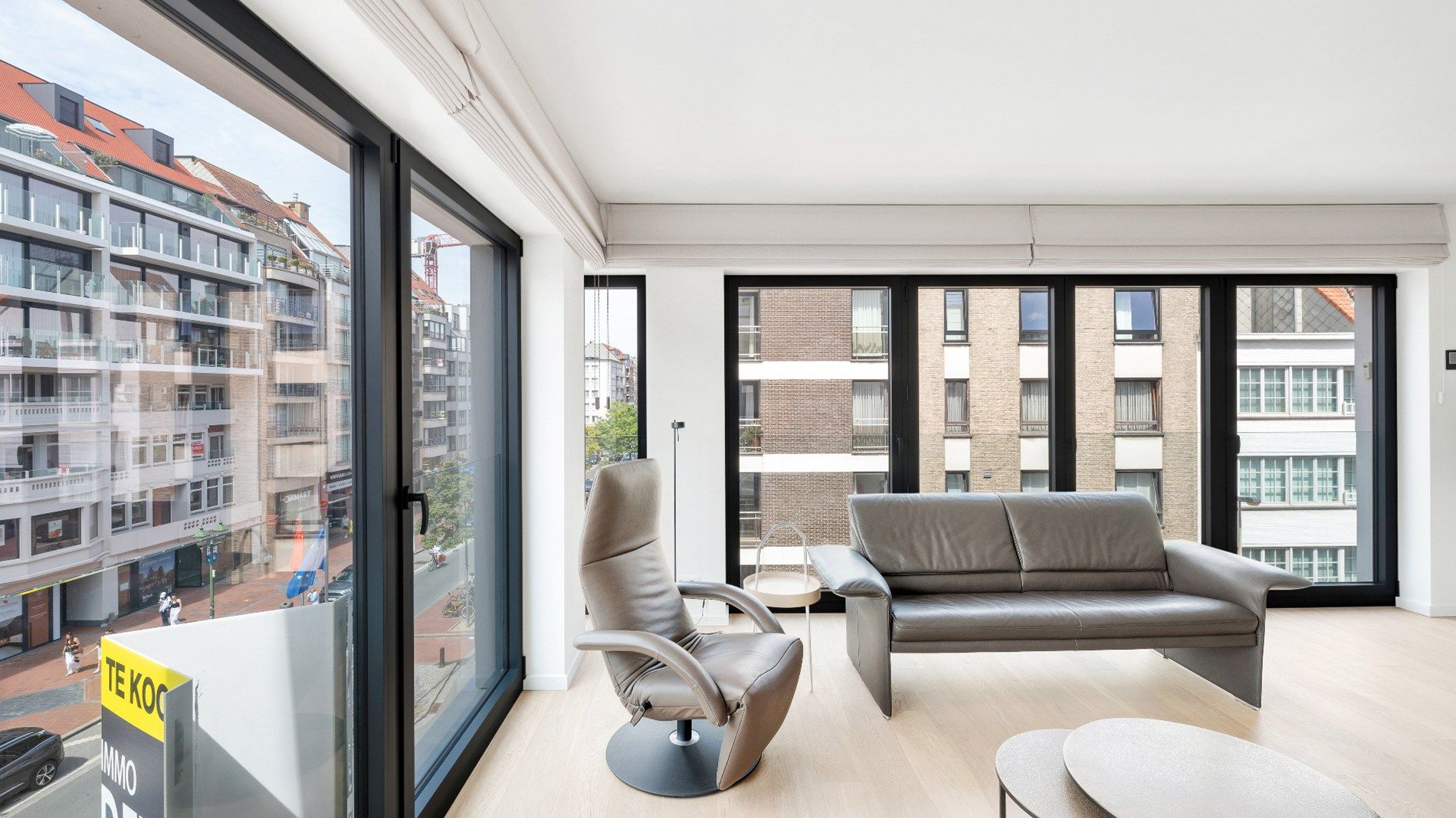 Mooi gerenoveerd, zuidwest georiënteerd HOEKappartement centraal gelegen op de Lippenslaan te Knokke. foto 5