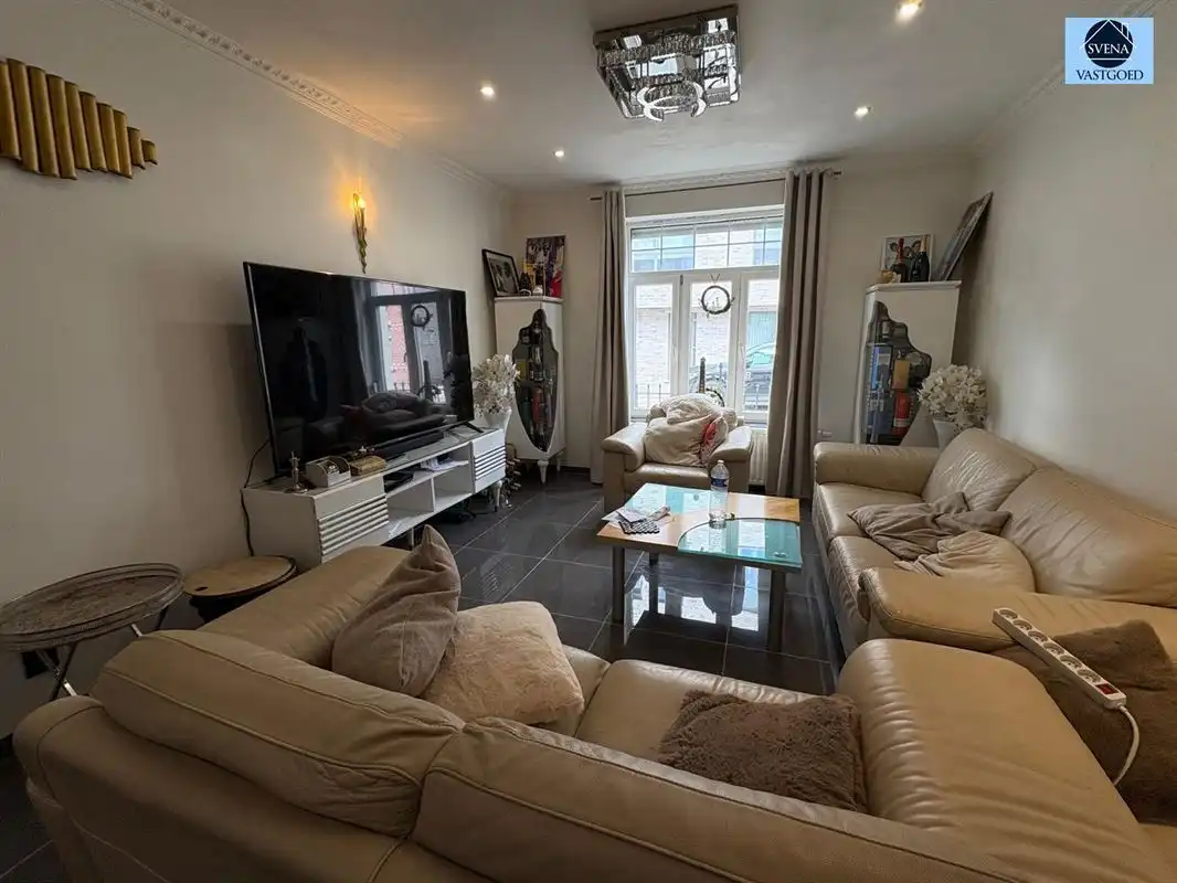 KARAKTERVOLLE WONING IN DE DORPSKERN VAN IDEGEM foto 3