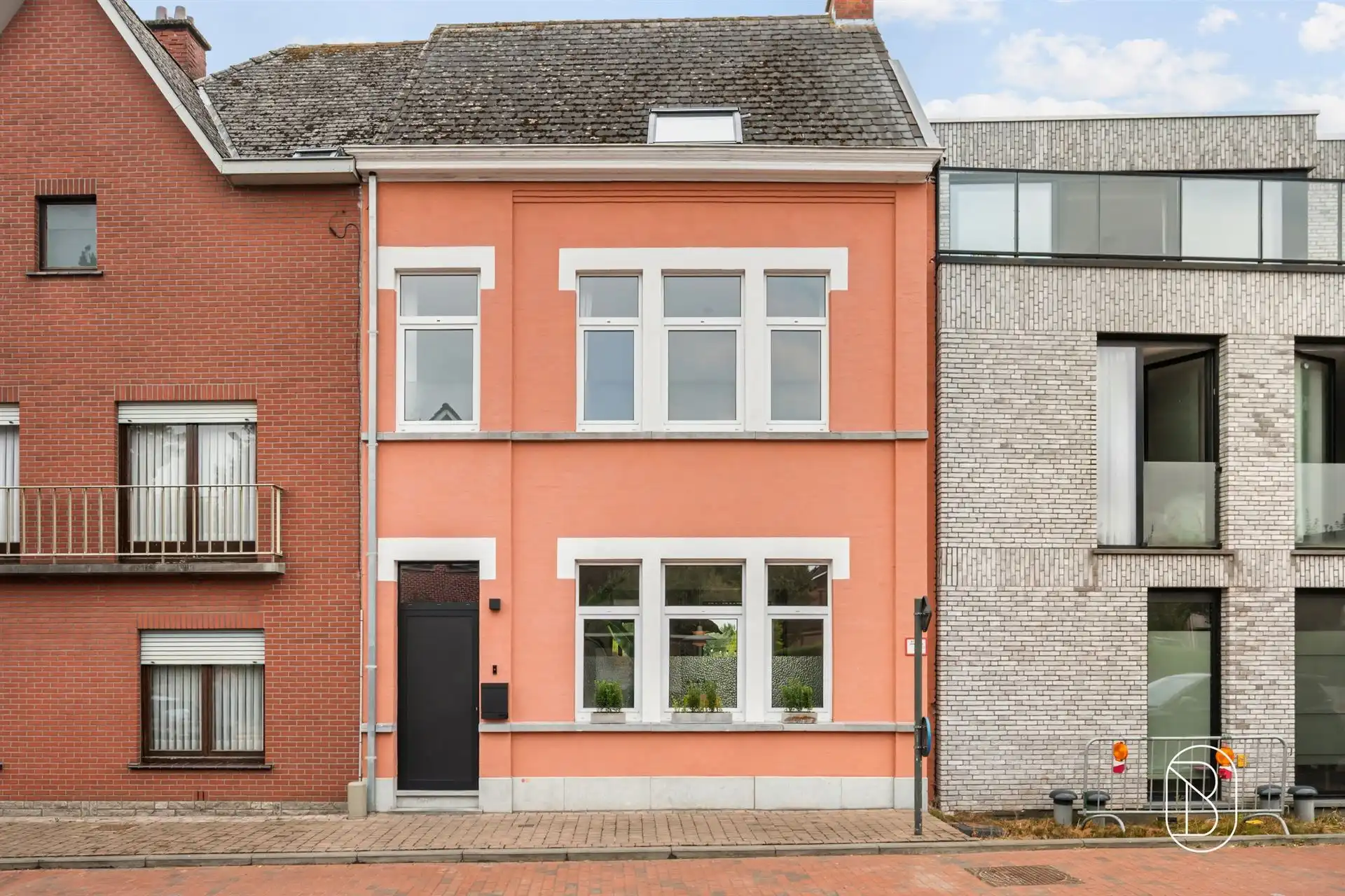 Smaakvol gerenoveerde woning met 4 slpk en gezellige tuin foto 9