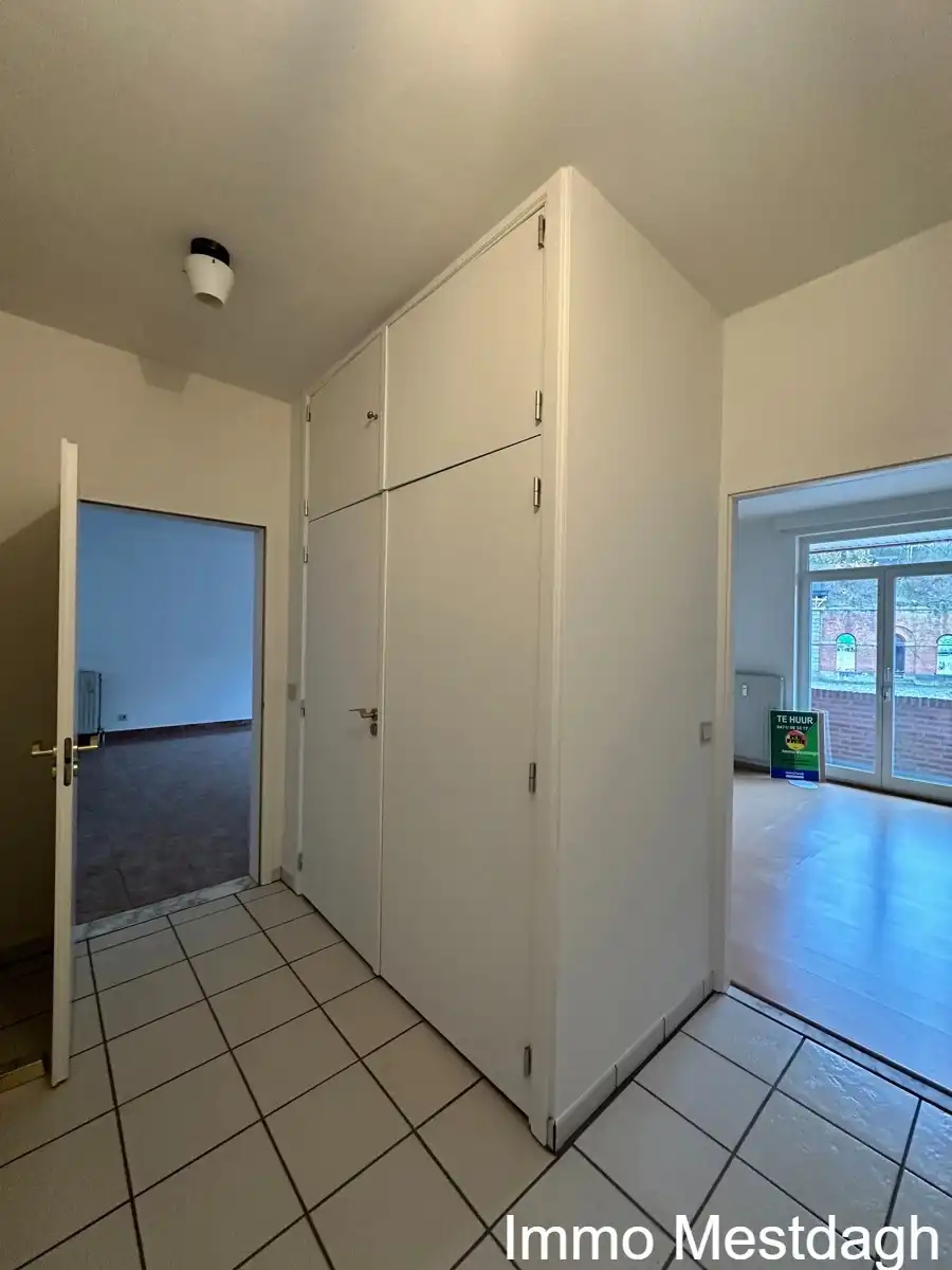 Royaal appartement met garagebox en zicht op de Schaffense Poort. foto 14