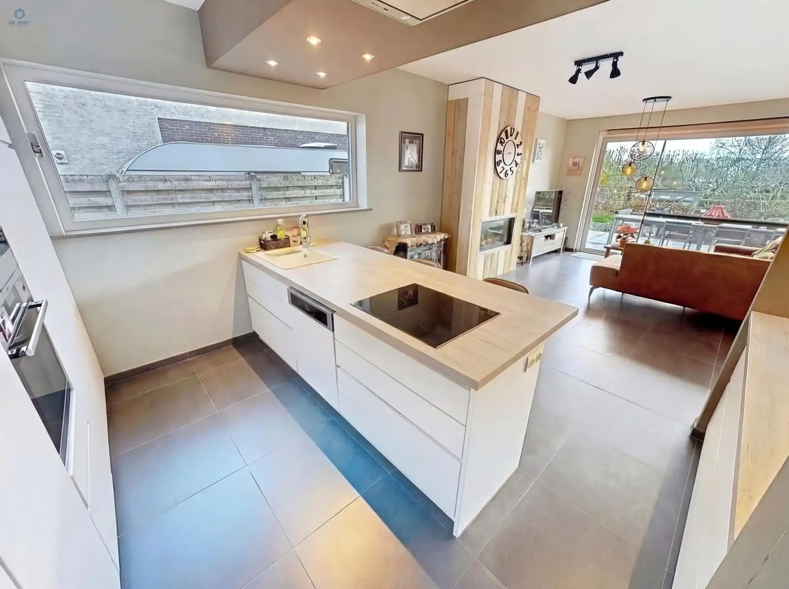 Instapklare moderne villa met 4 slaapkamers, zwembad en ruime tuin foto 6