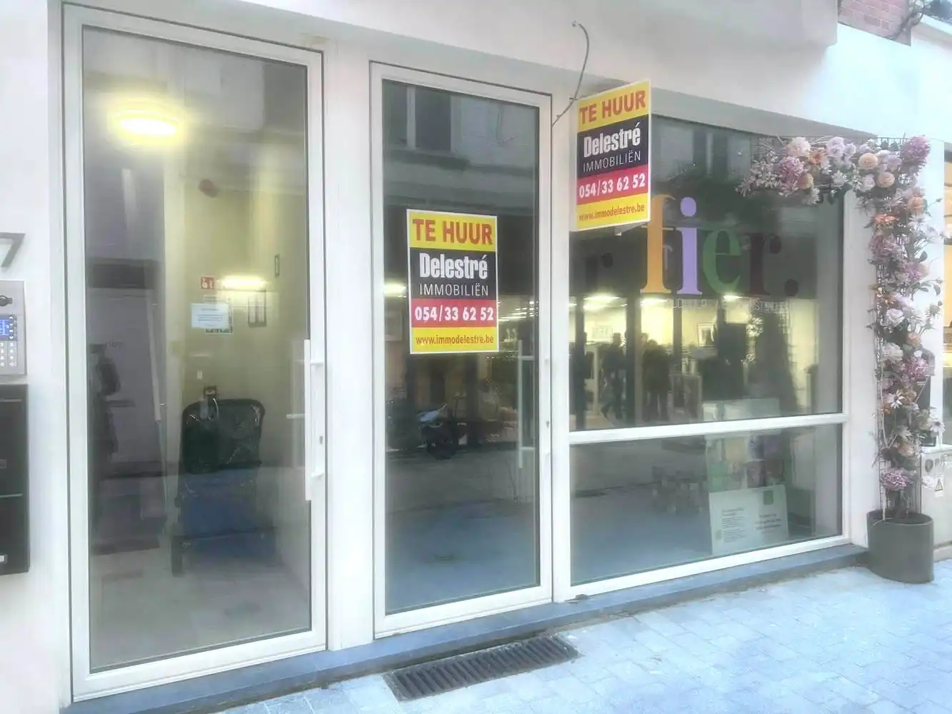 Instapklaar commercieel gelijkvloers in hartje Mechelen foto 2