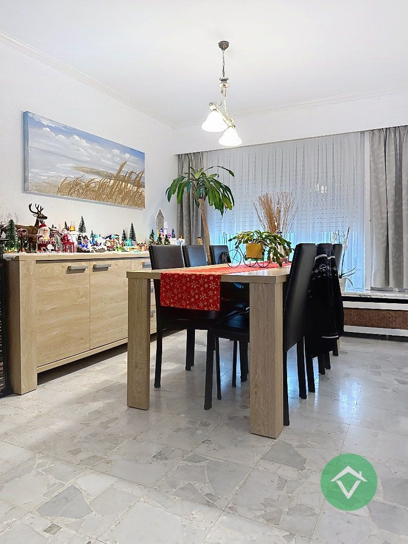 Woning met 4 slaapkamers en garage te Roeselare  foto 5