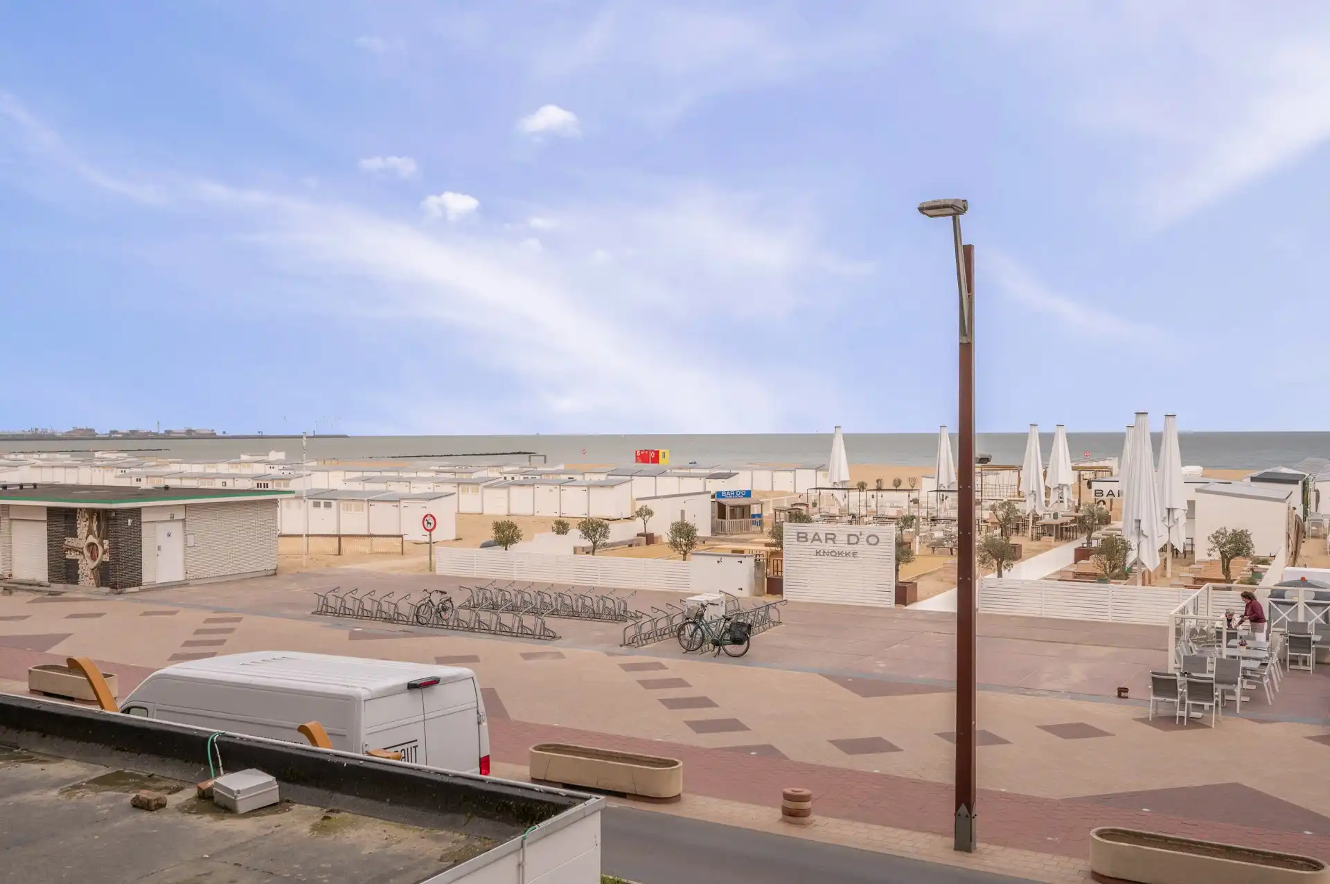Gemeubeld: Zeer ruim appartement met zeezicht vlakbij het Rubensplein! foto 2