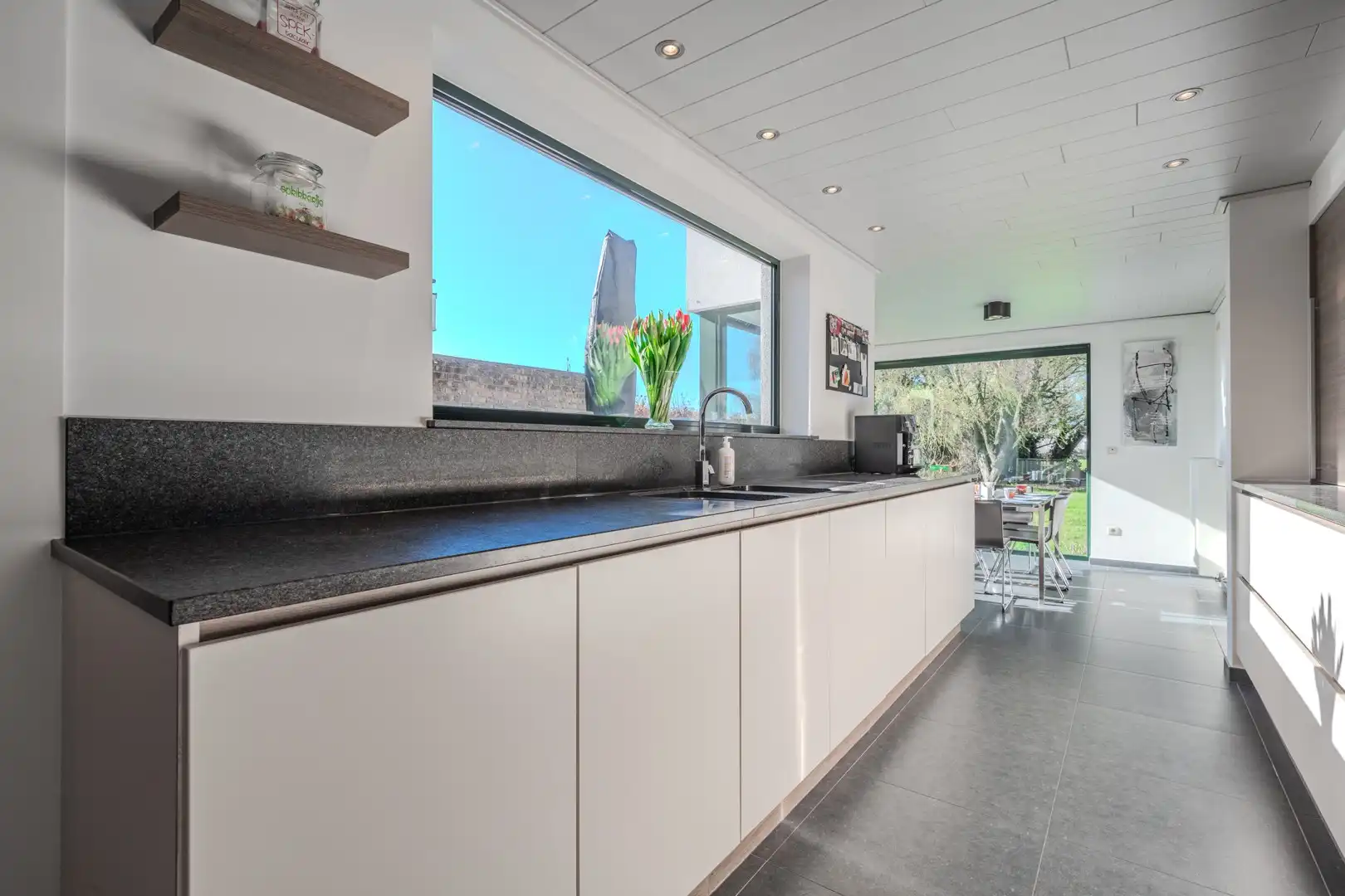 Ruime instapklare woning met landelijk zicht foto 7