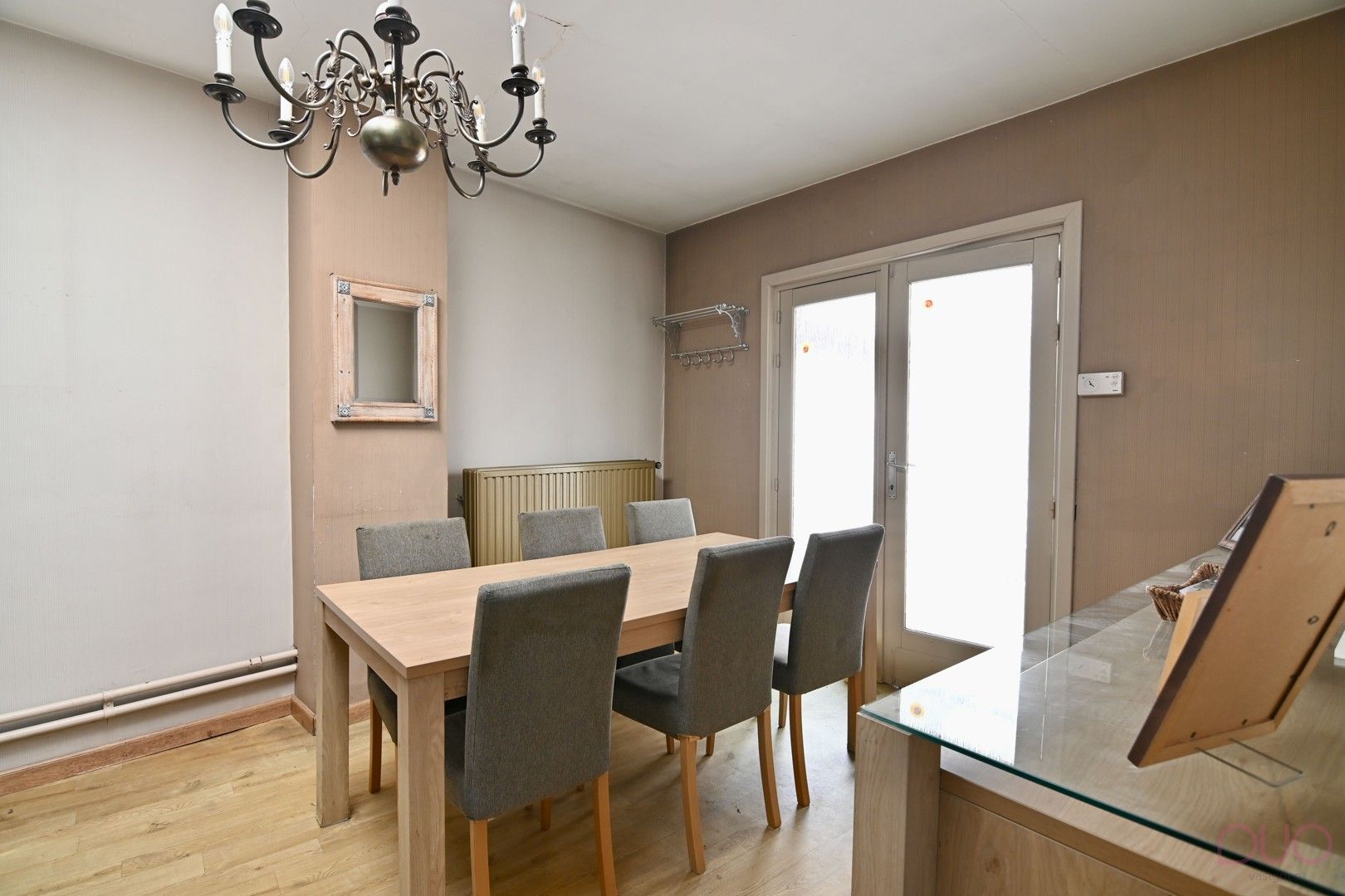 Polyvalent handelshuis met woonst vlakbij het Sint-Trudo Ziekenhuis foto 5