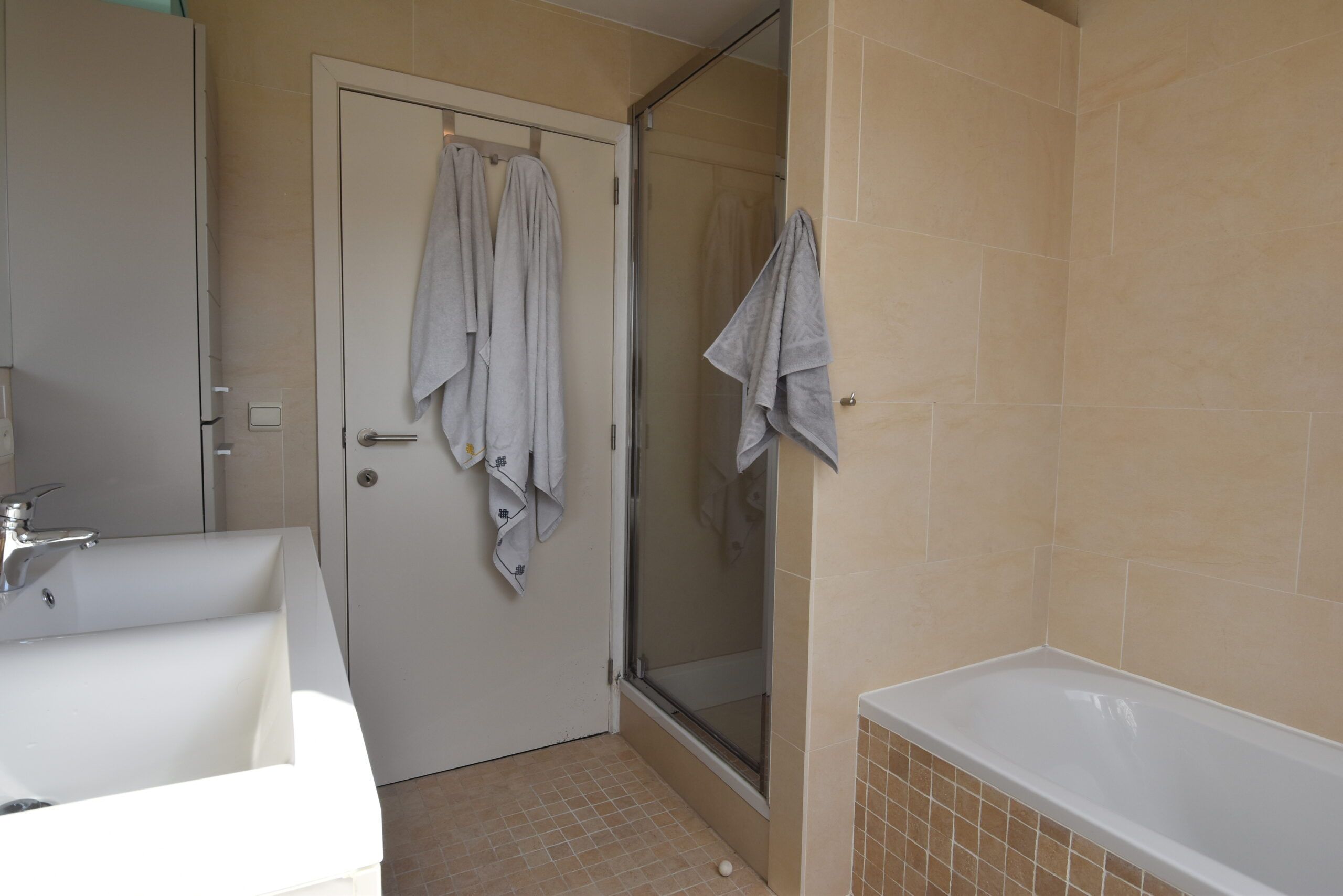 Prachtige villa met mooie tuin in doodlopende straat foto 5