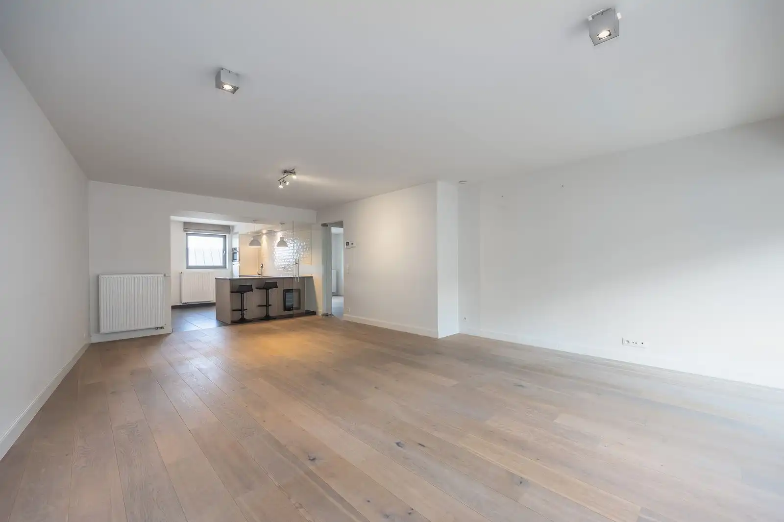 Luxueus 2 slaapkamer appartement in het hartje van Gistel foto 3