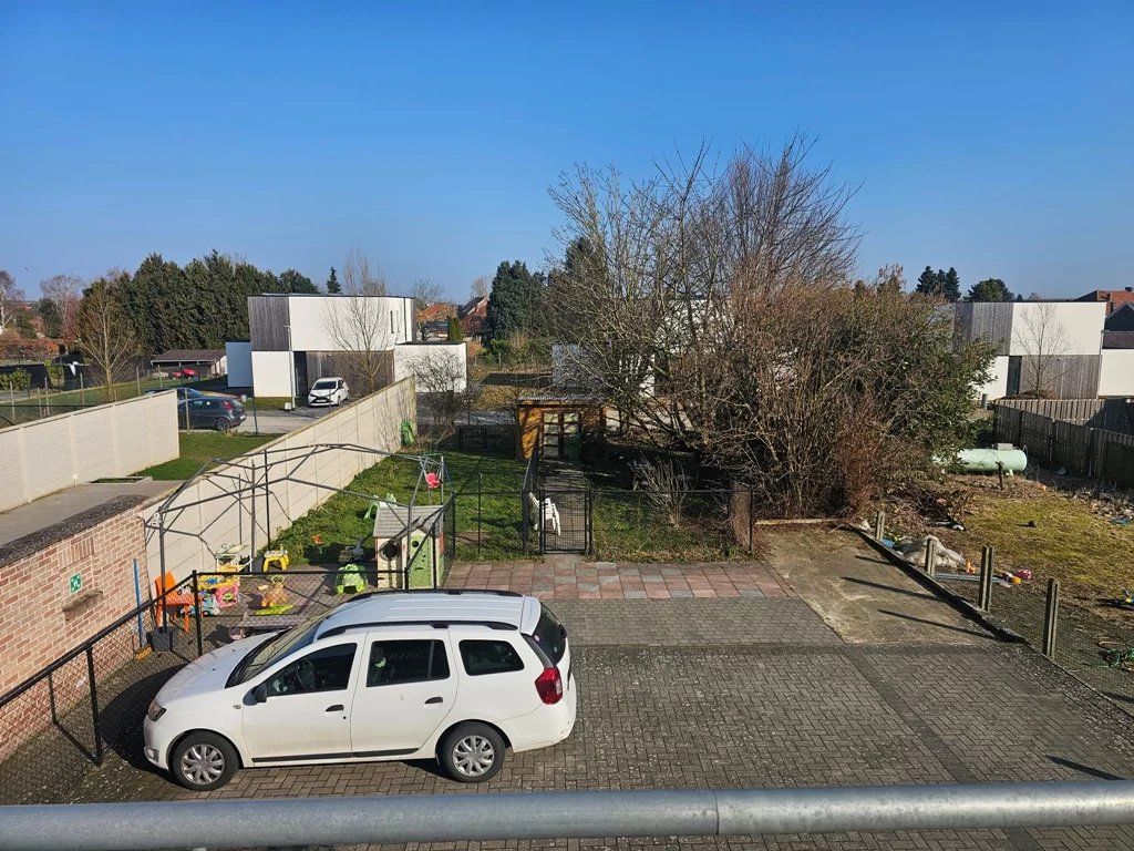 Ruim apaprtement met 3 slaapkamers en groot terras. foto 17