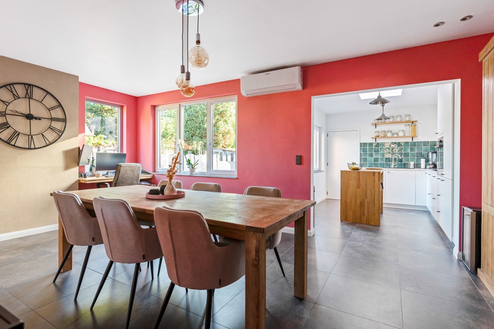 Recent totaal gerenoveerde instapklare woning (EPC A) met zonnige tuin en garage! foto 7