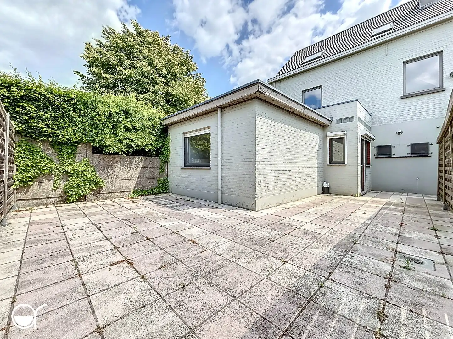 Meergezinswoning met 2 appartementen en kantoorruimte foto 10