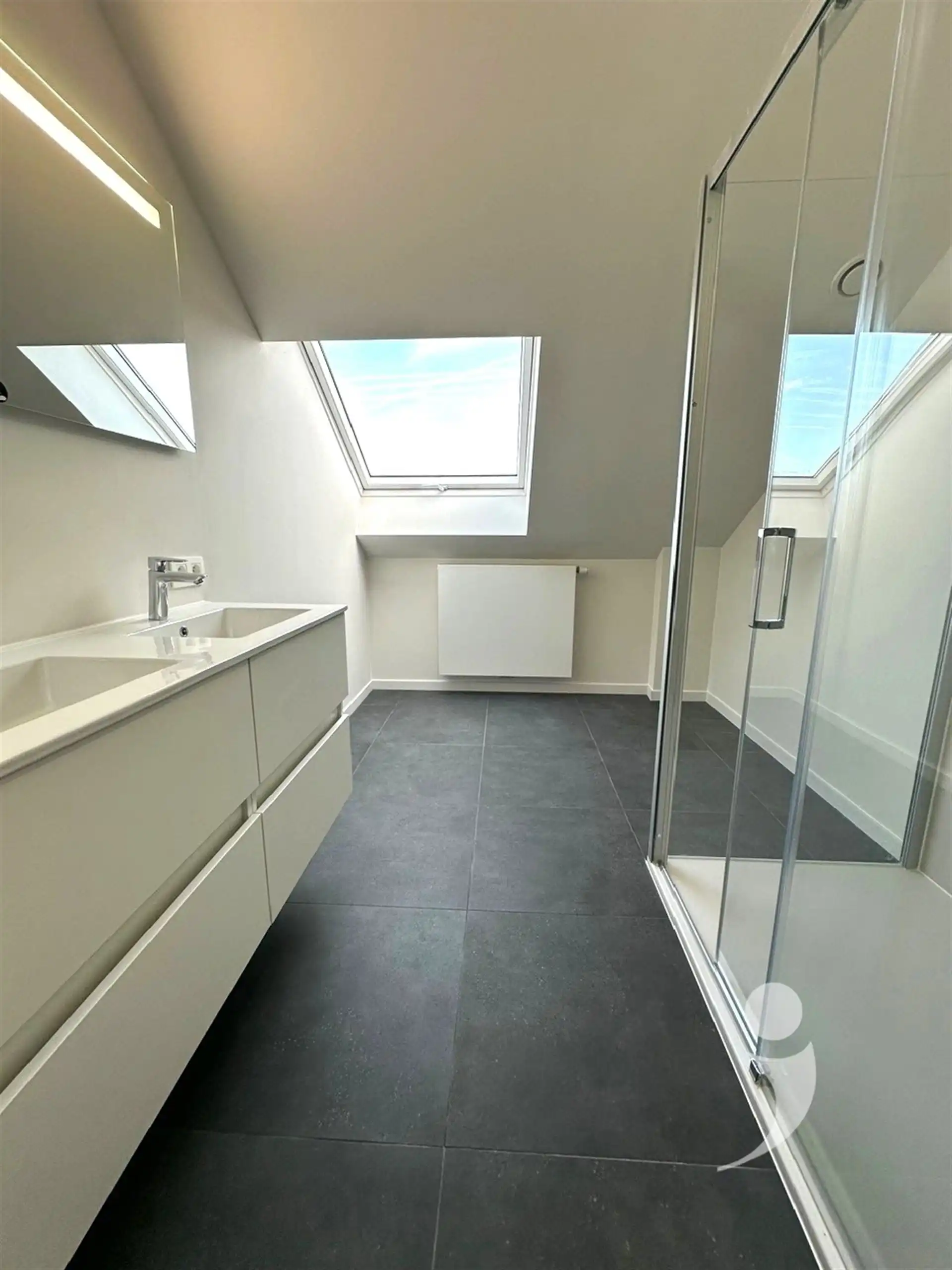 Knap vernieuwbouwappartement foto 14