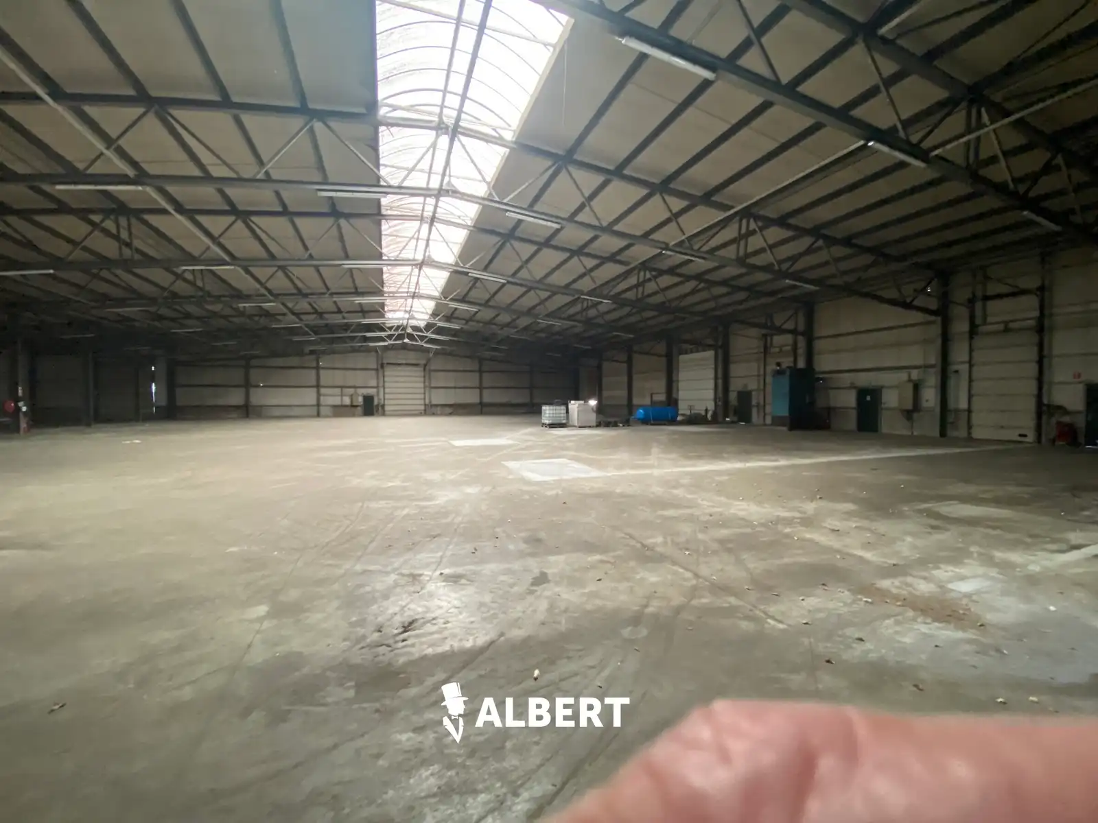 Industrieel gebouw 4.600 m² op verhard terrein van 11.190 m² foto 4