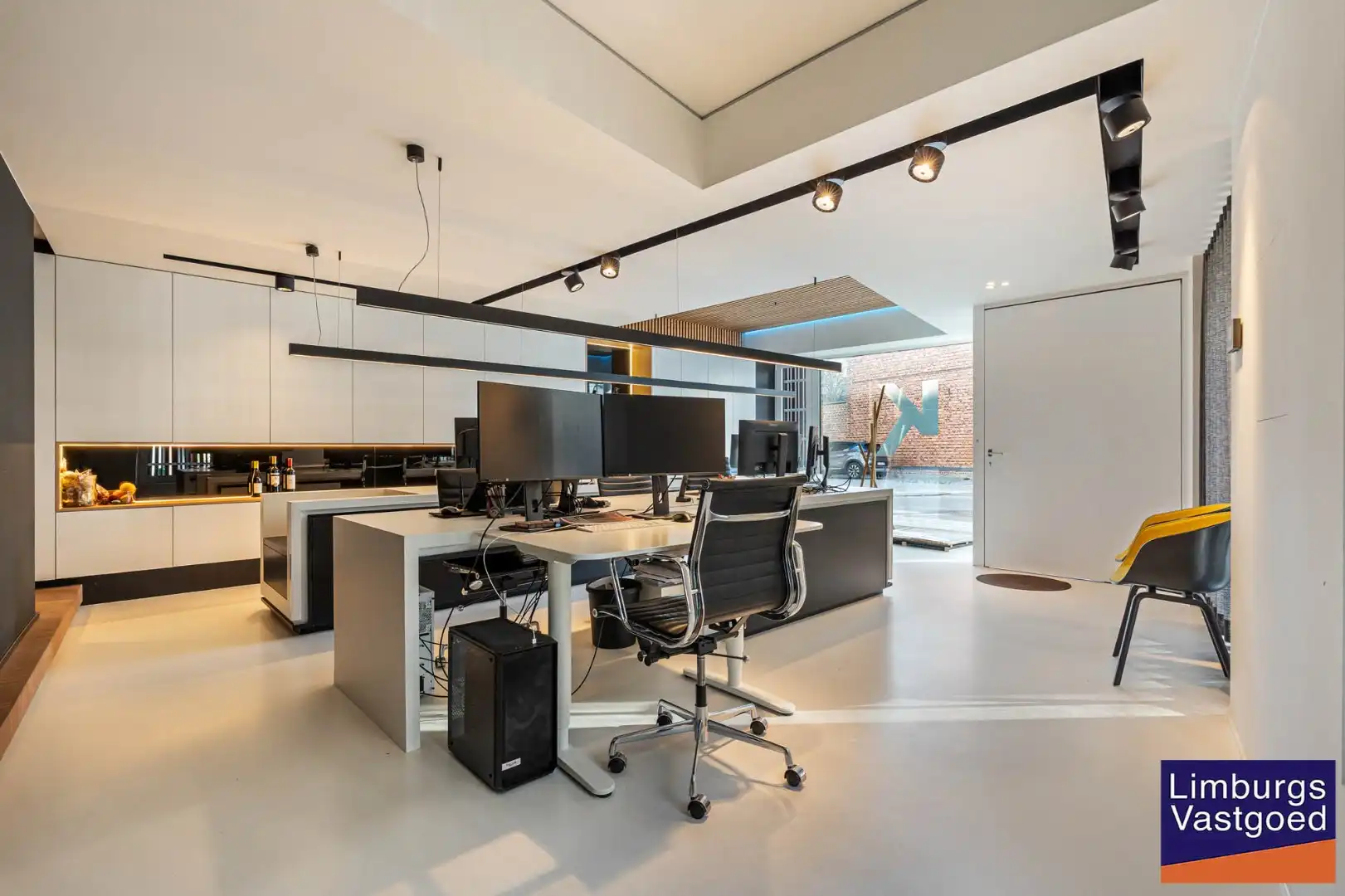 Modern instapklaar kantoor in Hasselt centrum met energielabel B foto 4