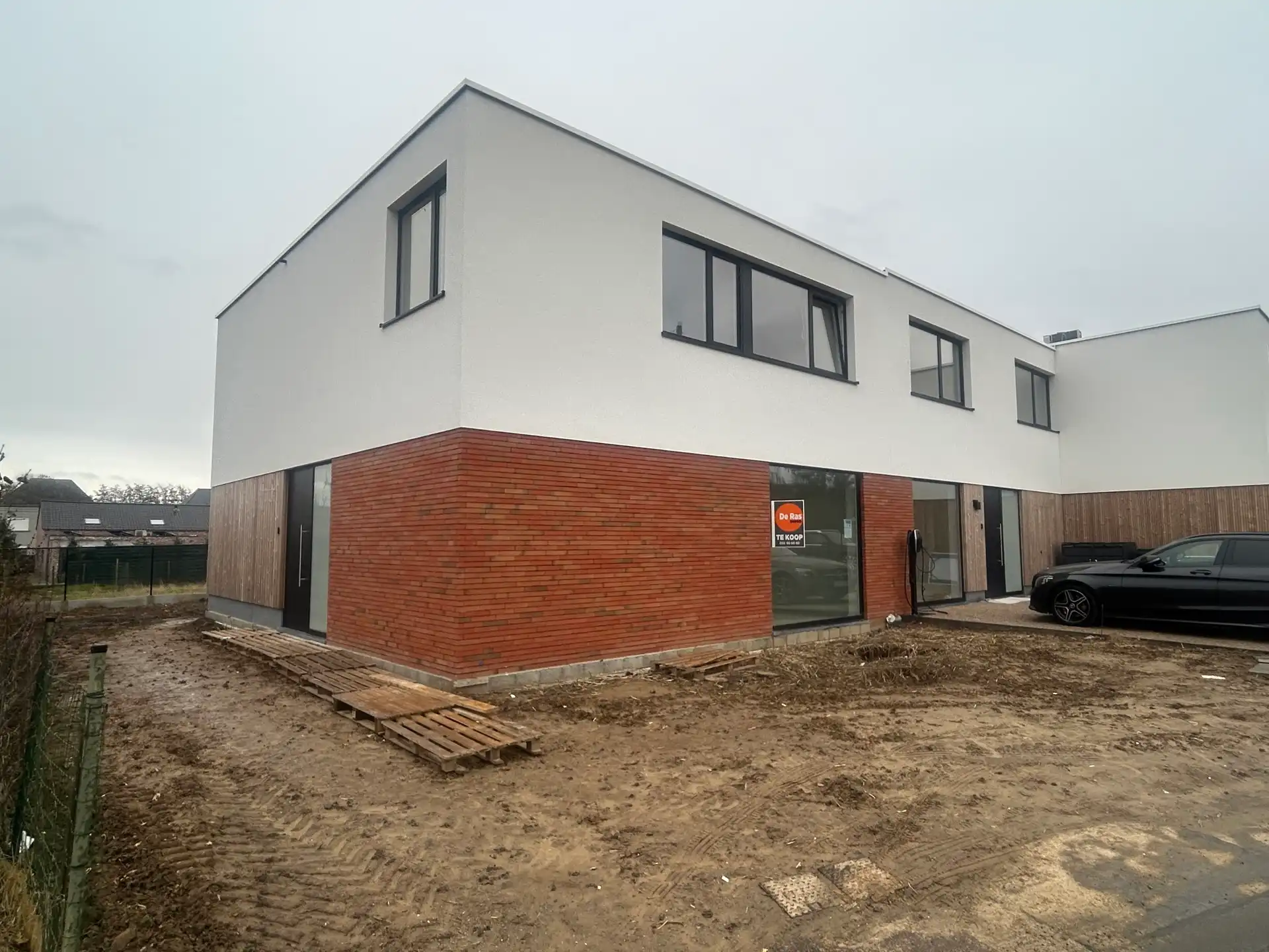 DENDERHOUTEM - Moderne nieuwbouwwoning met alle comfort! foto {{pictureIndex}}