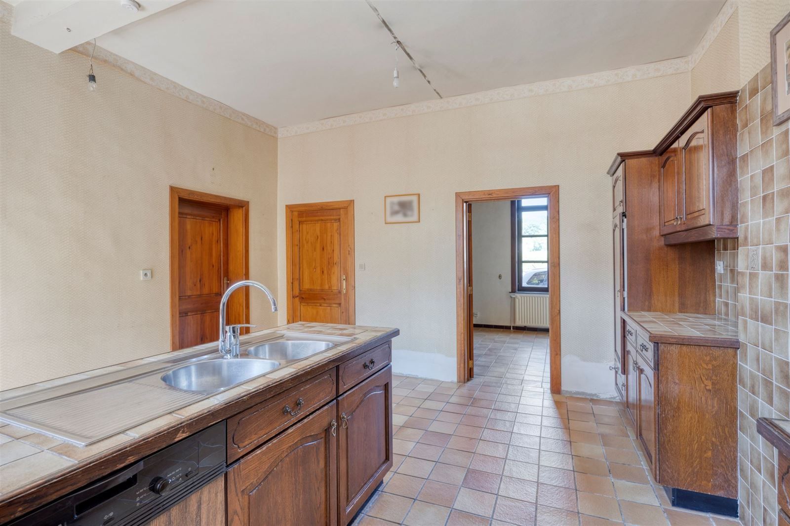 Woning met 3 slaapkamers, tuin en 2 staanplaatsen foto 7