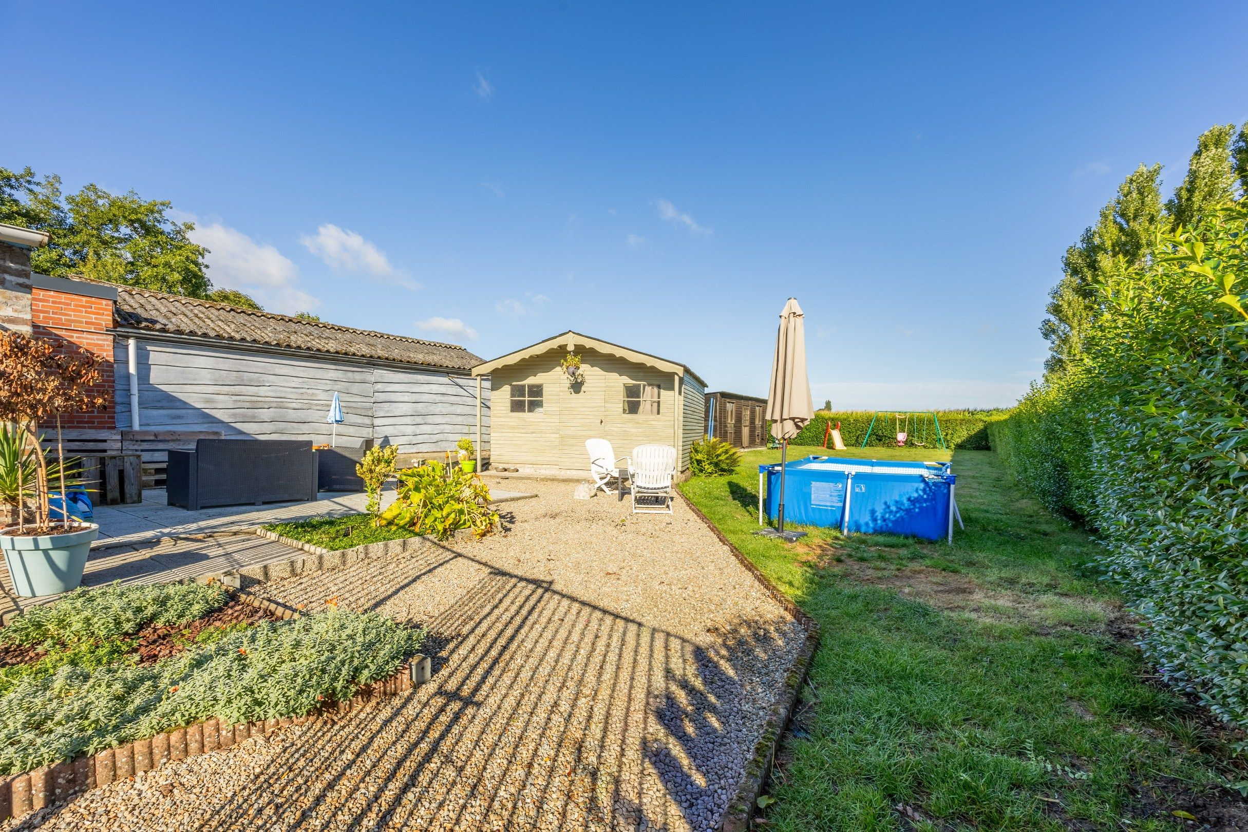 RUIME WONING MET TUIN EN UITWEG foto 14