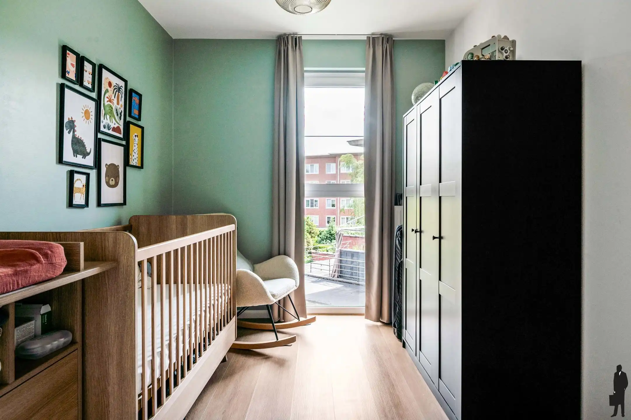 Instapklaar appartement met 2 slpks, terras en staanplaats foto 9
