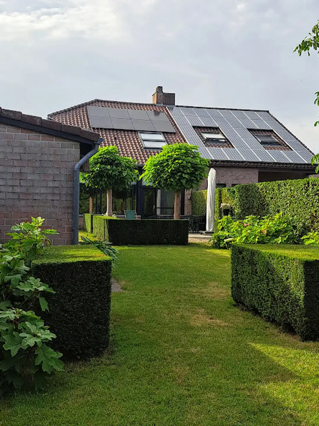 Ruime splitlevel woning, zuidgerichte tuin (ca. 522 m²) foto 33