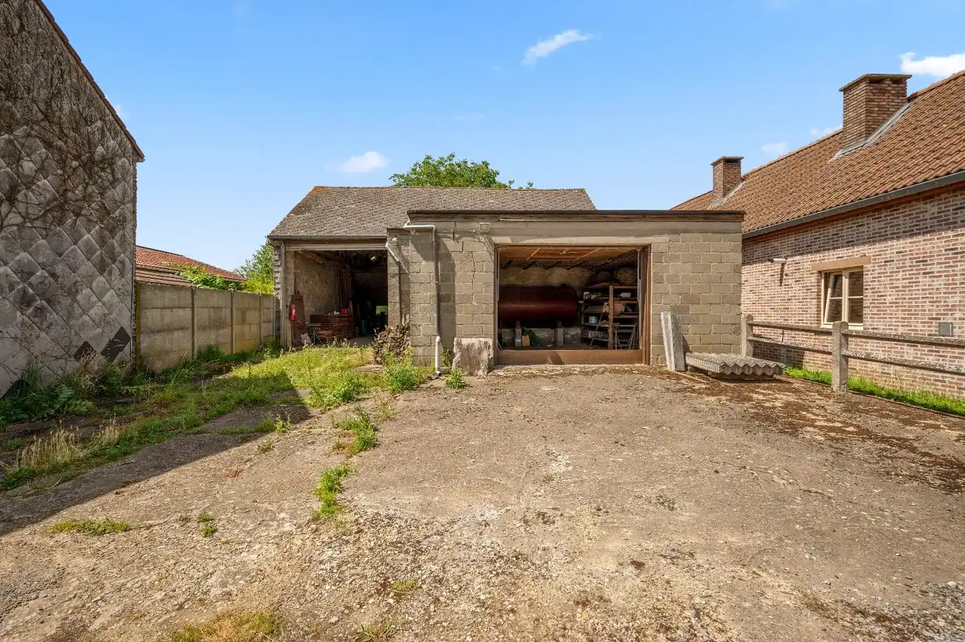 Loods met garage en tuin op ruim perceel van 827 m² foto 5