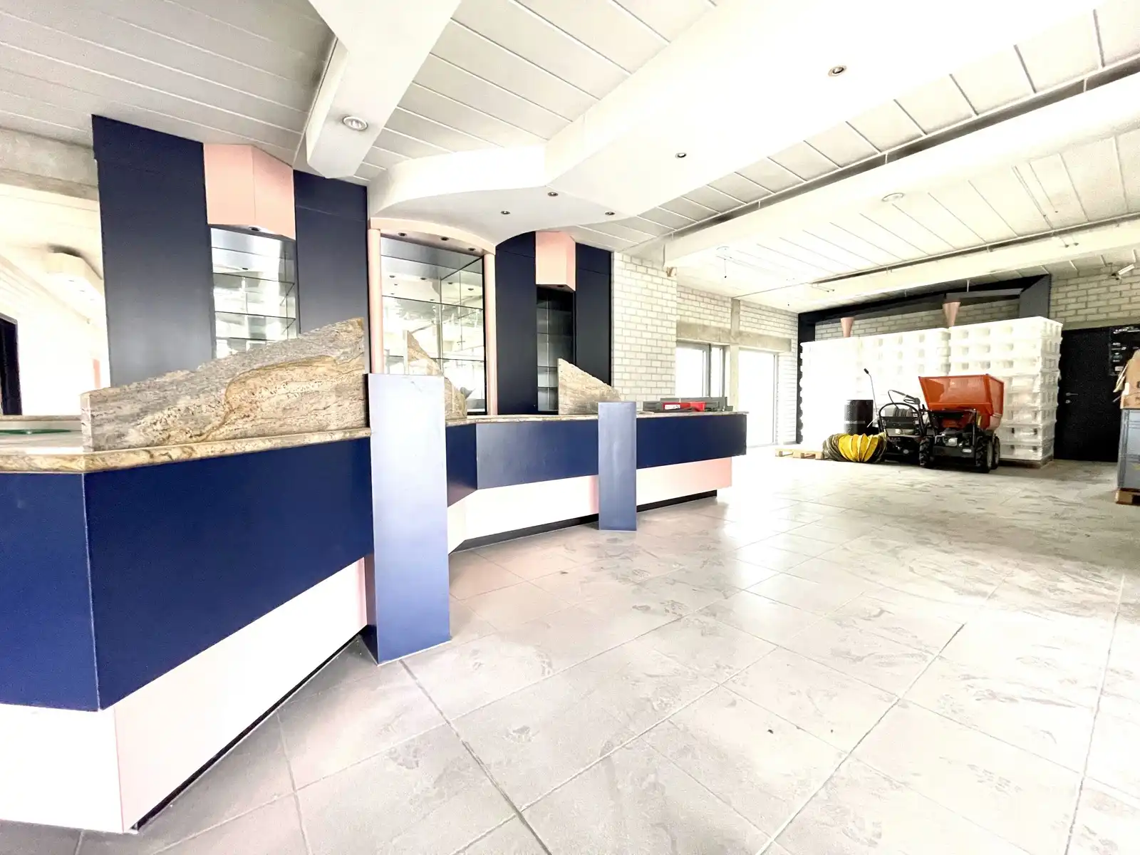 Ruim duplex appartement met handel voor agrarische functie. foto 5