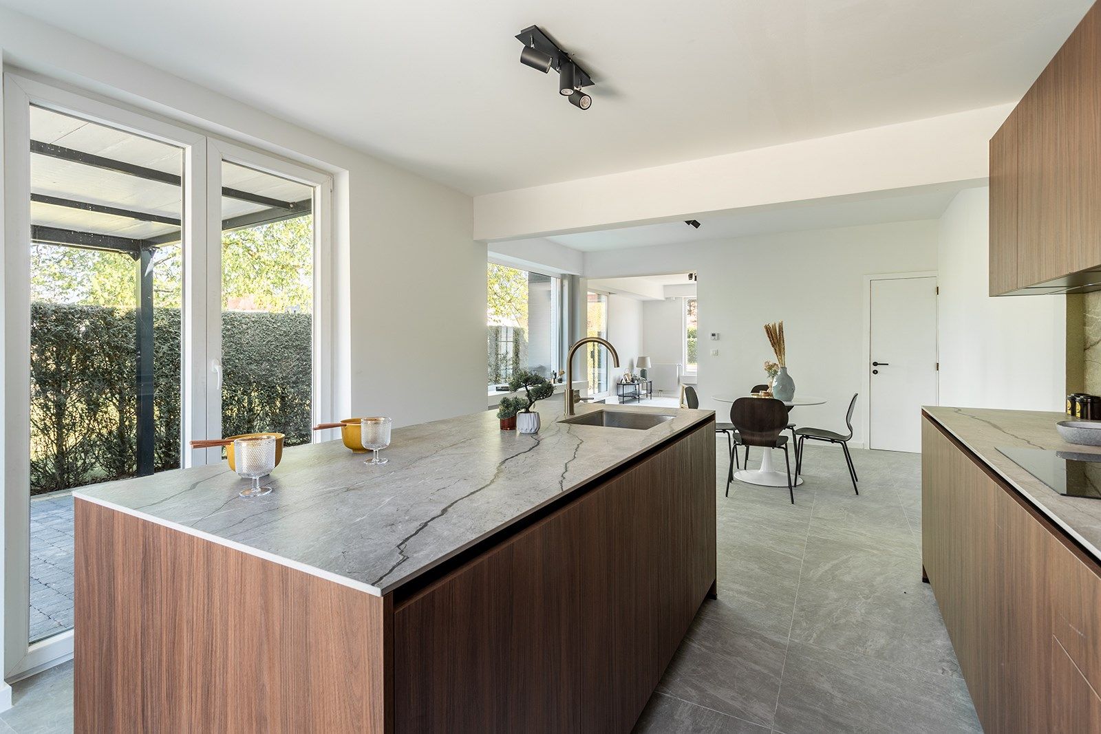 Nét gerenoveerde woning met aangename tuin  foto 13
