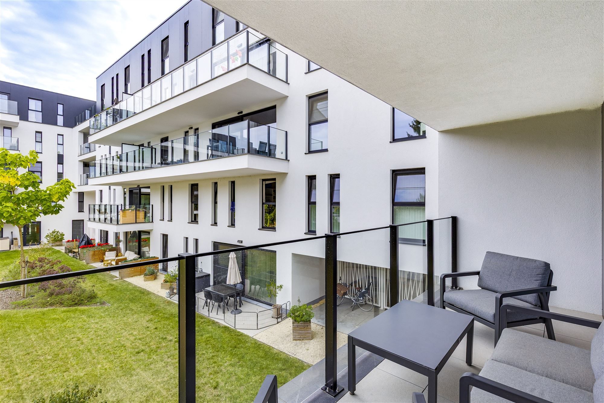 Recent energiezuinig appartement met terras foto 12