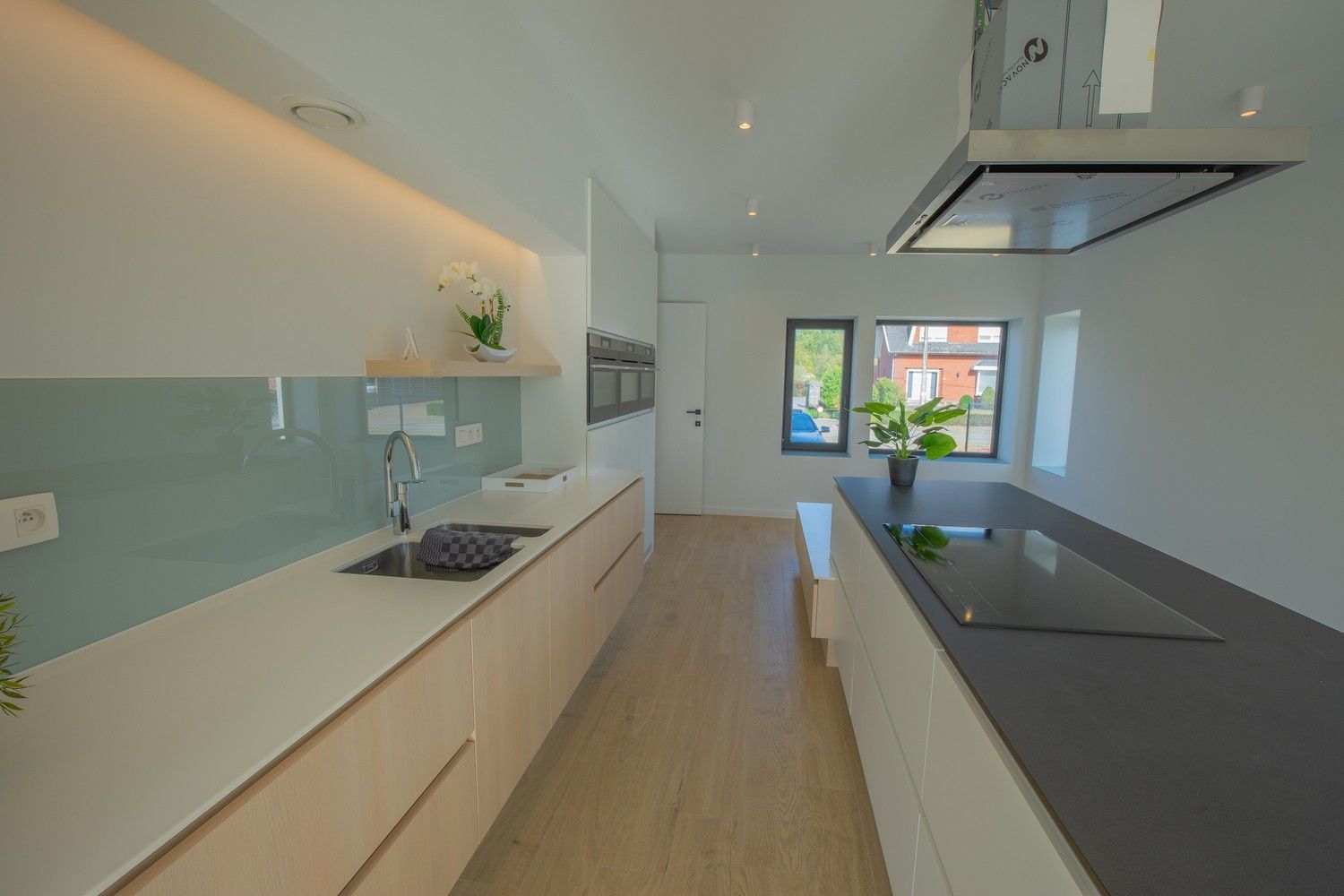 Exclusieve vernieuwbouwvilla met 5 slaapkamers en ruime tuin in Ramsel foto 2