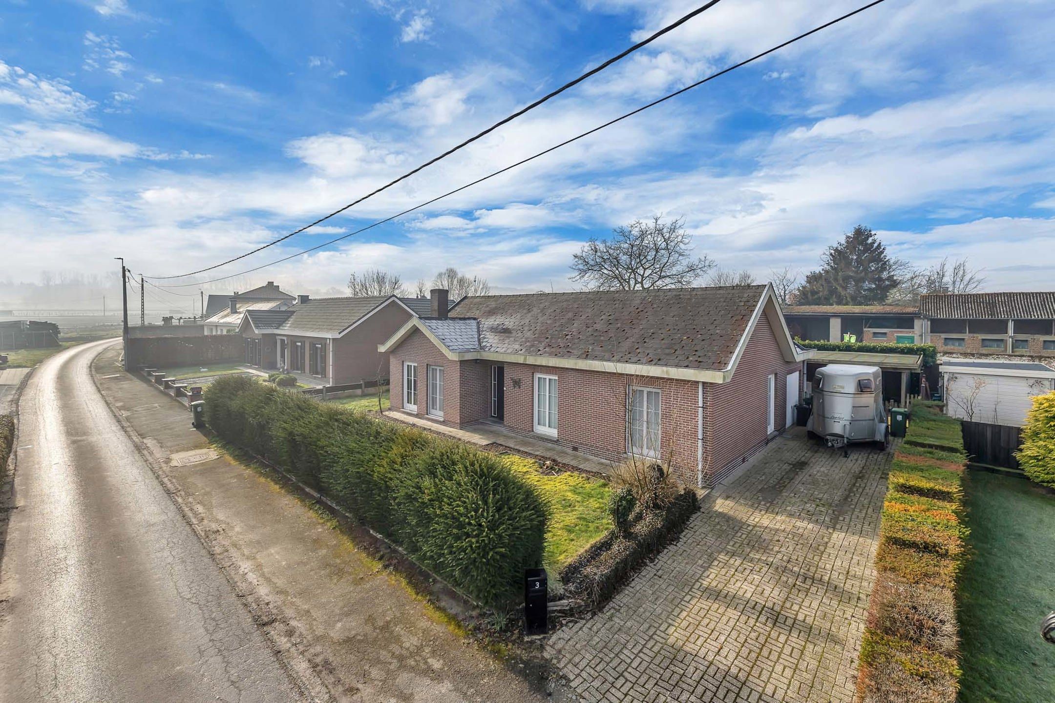 Hoofdfoto van de publicatie: Bungalow te koop in Zandbergen!