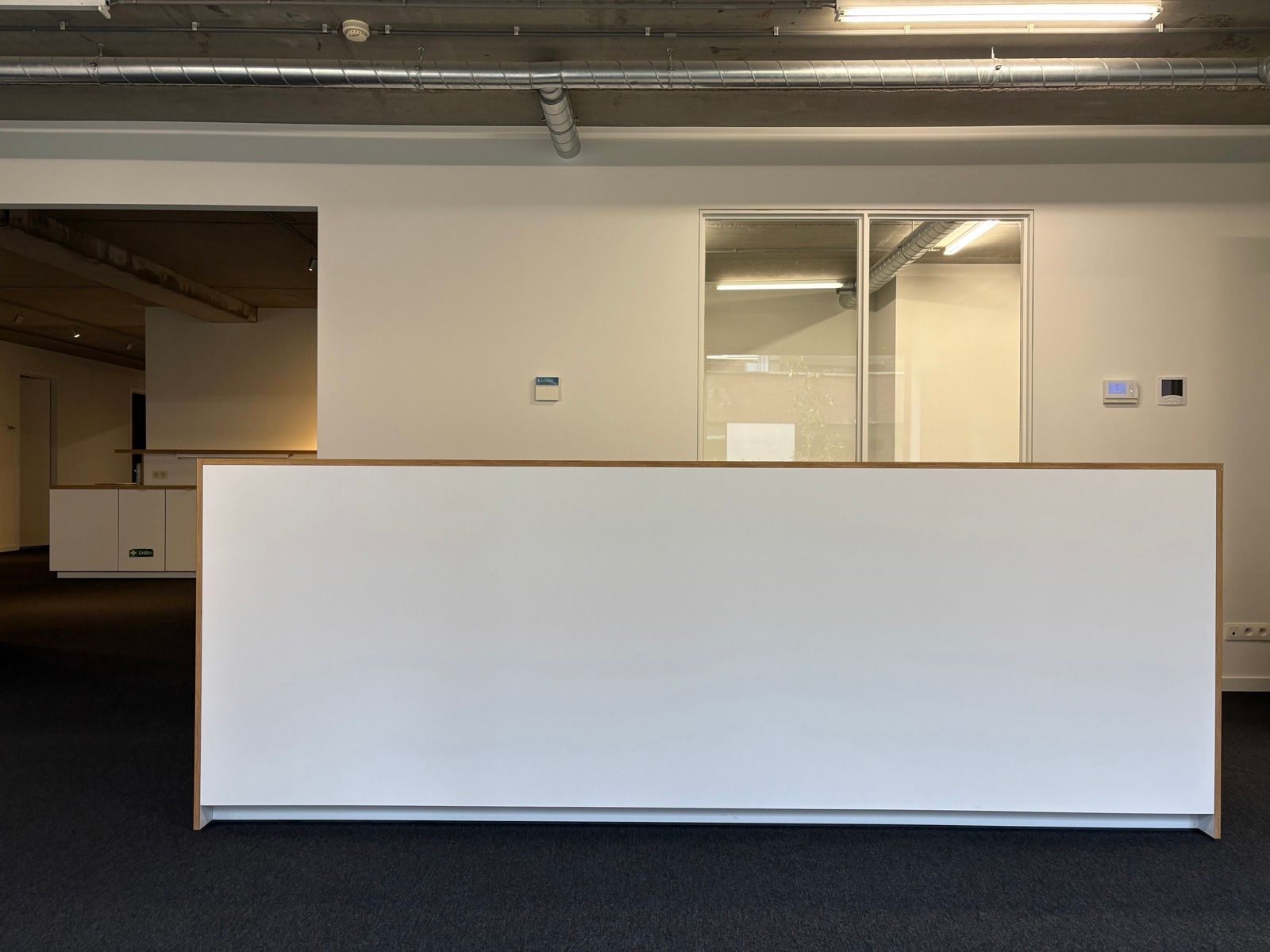 Modern kantoor met parkings foto 6