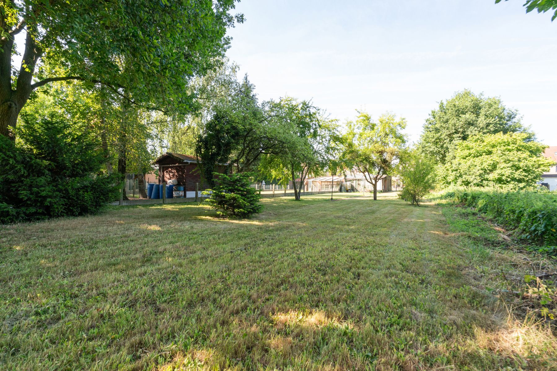 Gezinswoning met 3 slpk, grote tuin, garage en staanplaatsen foto 18