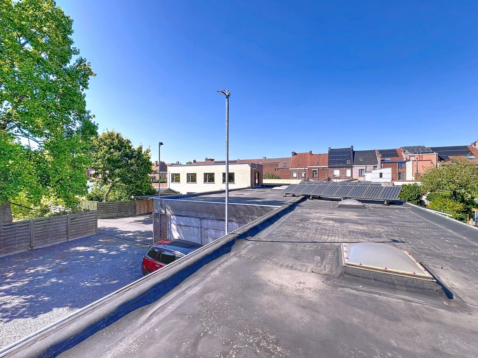 Prachtig HERENHUIS (5 slpk, EPC-D) + apart KANTOORGEBOUW + diverse MAGAZIJNEN in centrum KORTRIJK ! foto 35