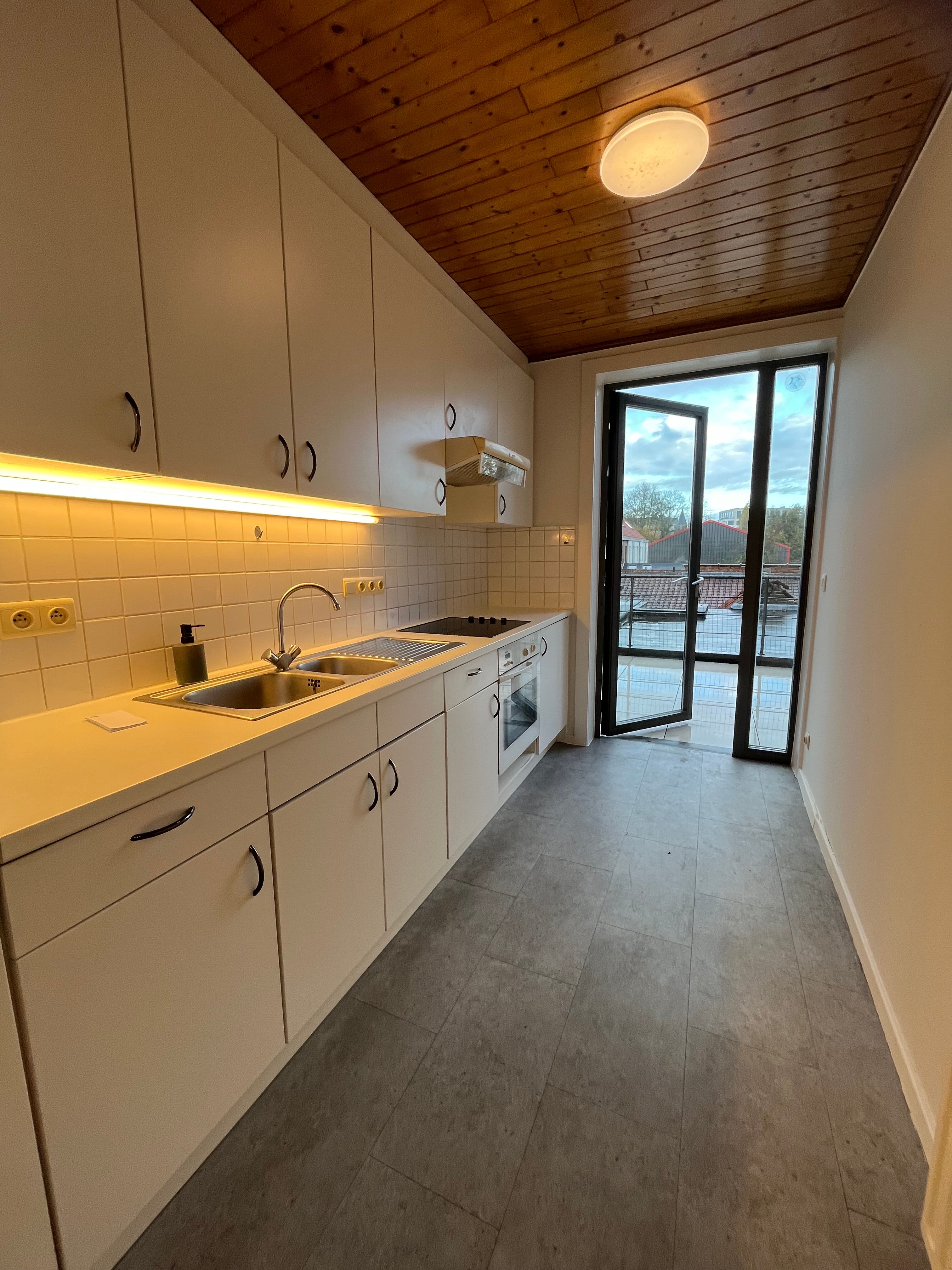 Gezellig, tof duplex-appartement met zonneterras 12m2 in centrum Deinze foto 4