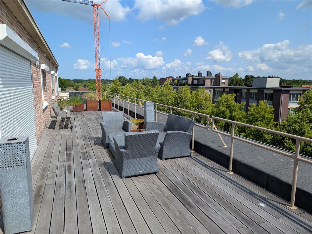 Dakappartement met rondomrond terrassen foto 14