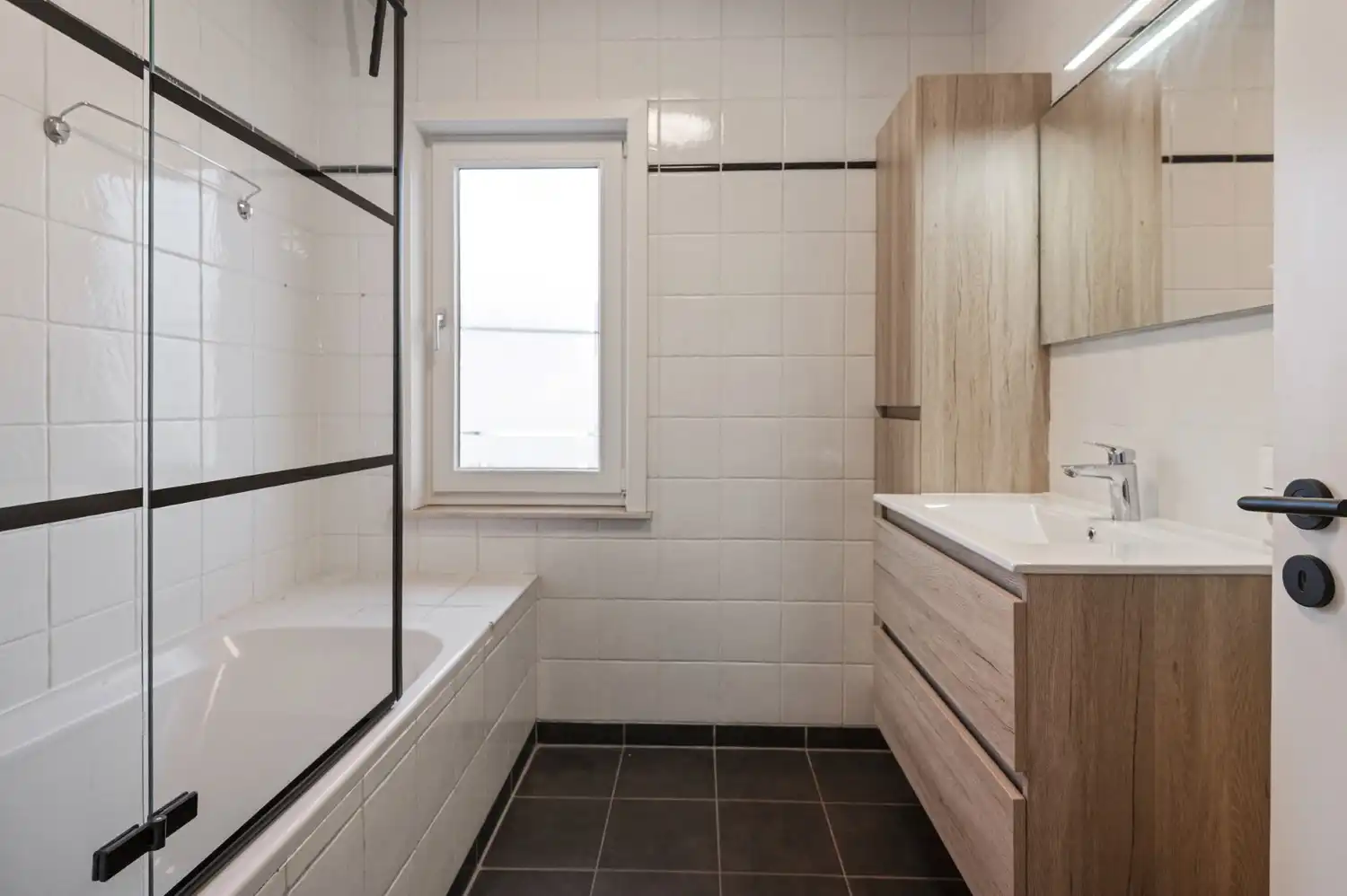 INSTAPKLARE WONING MET 3 SLK, TUIN EN GARAGE! foto 9