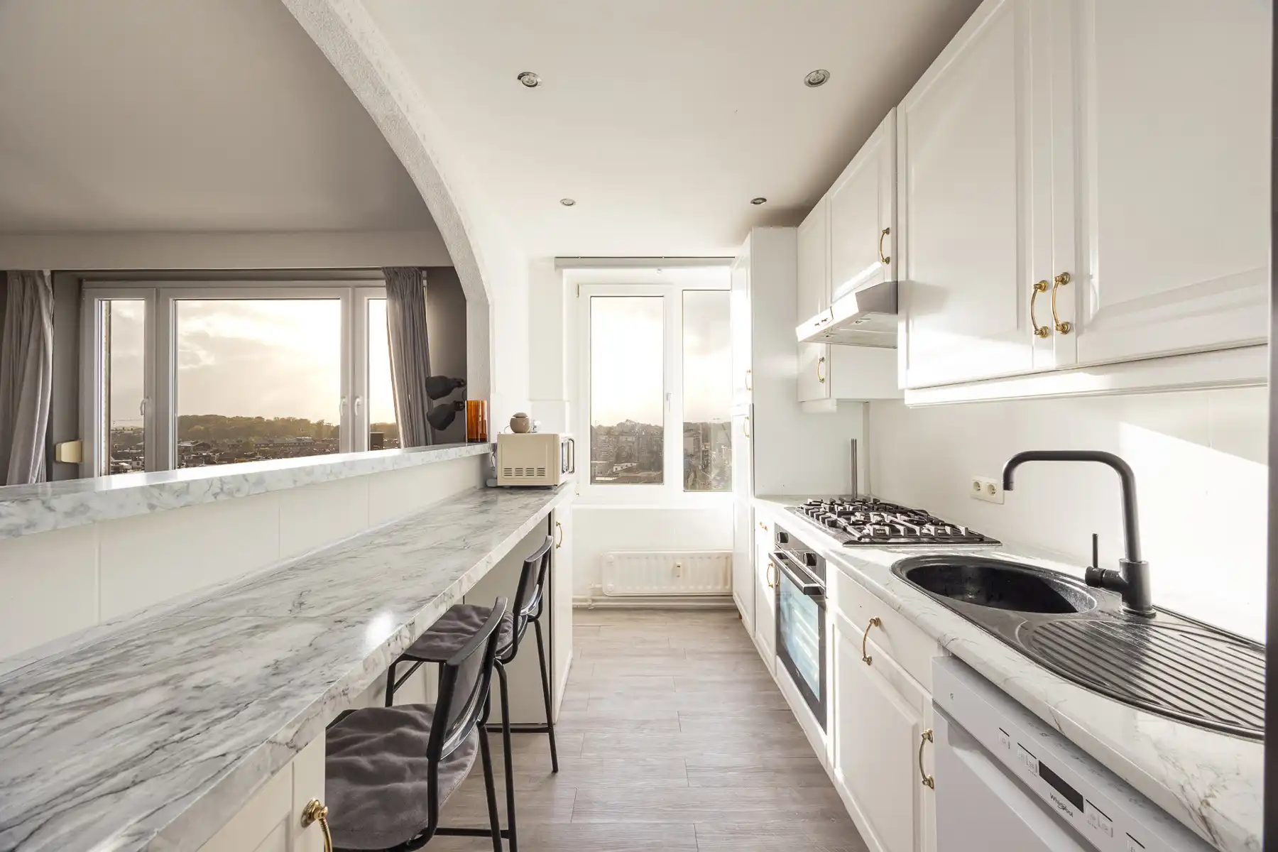 Instapklaar appartement met 3 slaapkamers vlakbij Rivierenhof! foto 6