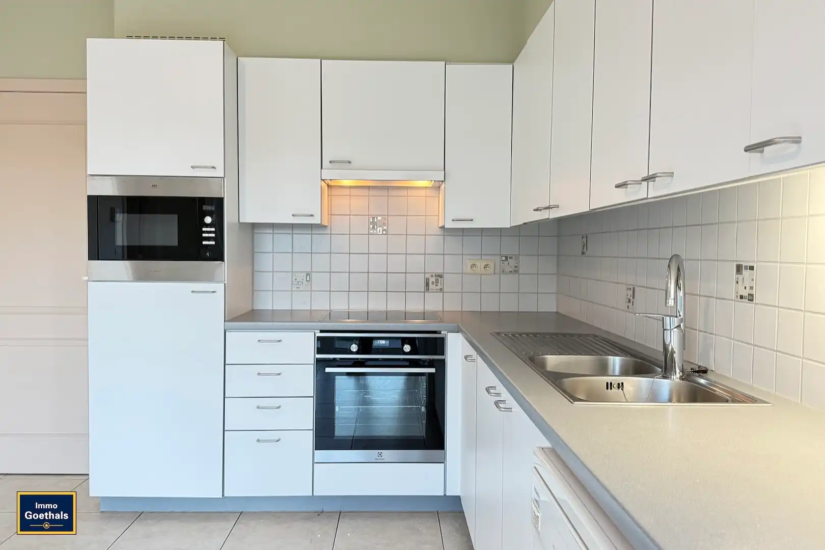 Goed onderhouden woning met tuin, terras en garage. foto 8