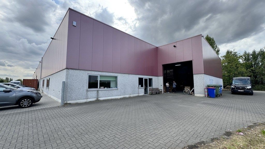 Loods met kantoor te huur nabij E313 te Wommelgem foto 2