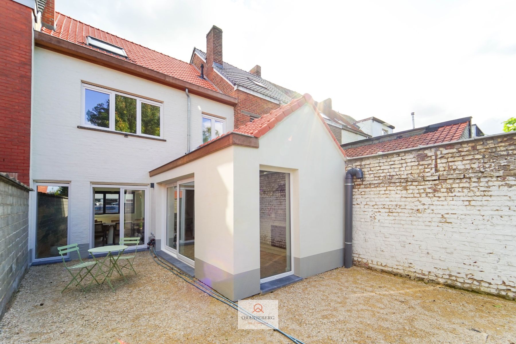 Volledig gerenoveerde woning met zonnige tuin in het hart van Merelbeke Flora foto 17