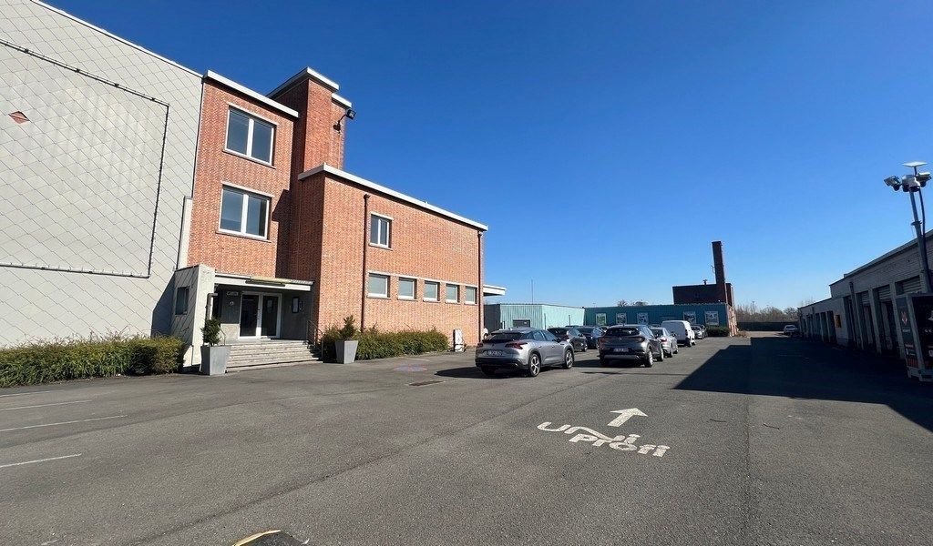 Mooi ingerichte kantoren met opslagmogelijkheid te huur in Sint-Niklaas foto 24