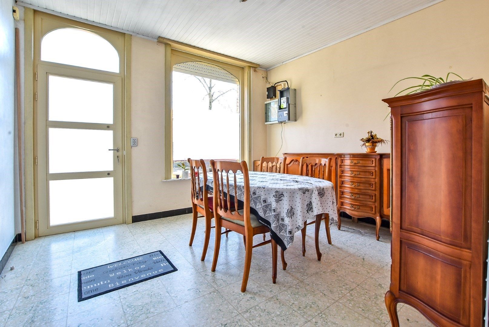 Charmante woning op toplocatie in centrum Diksmuide! foto 8